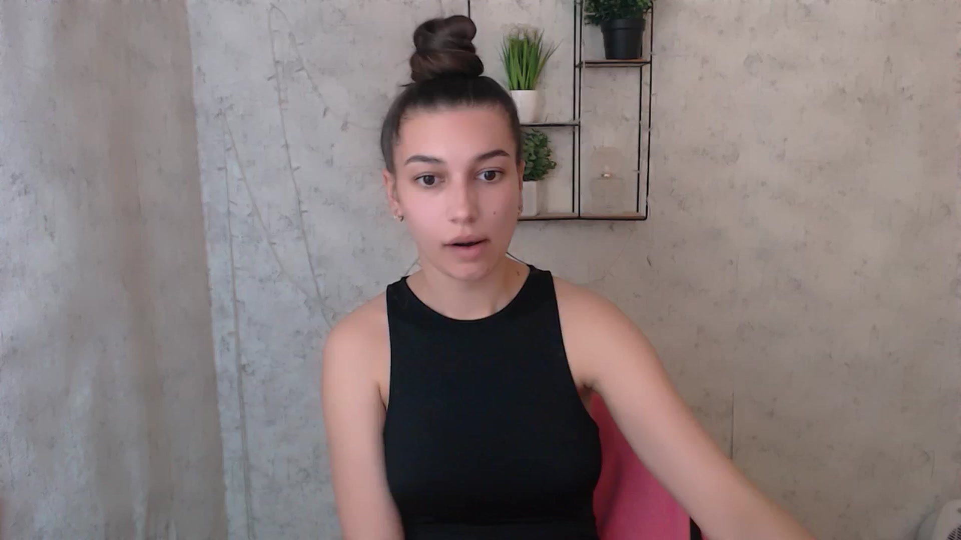 Gallery image thumbnail from PolaKim_'s myfreecams stream on, 04/25/2025, 10:46 image 17 of 20