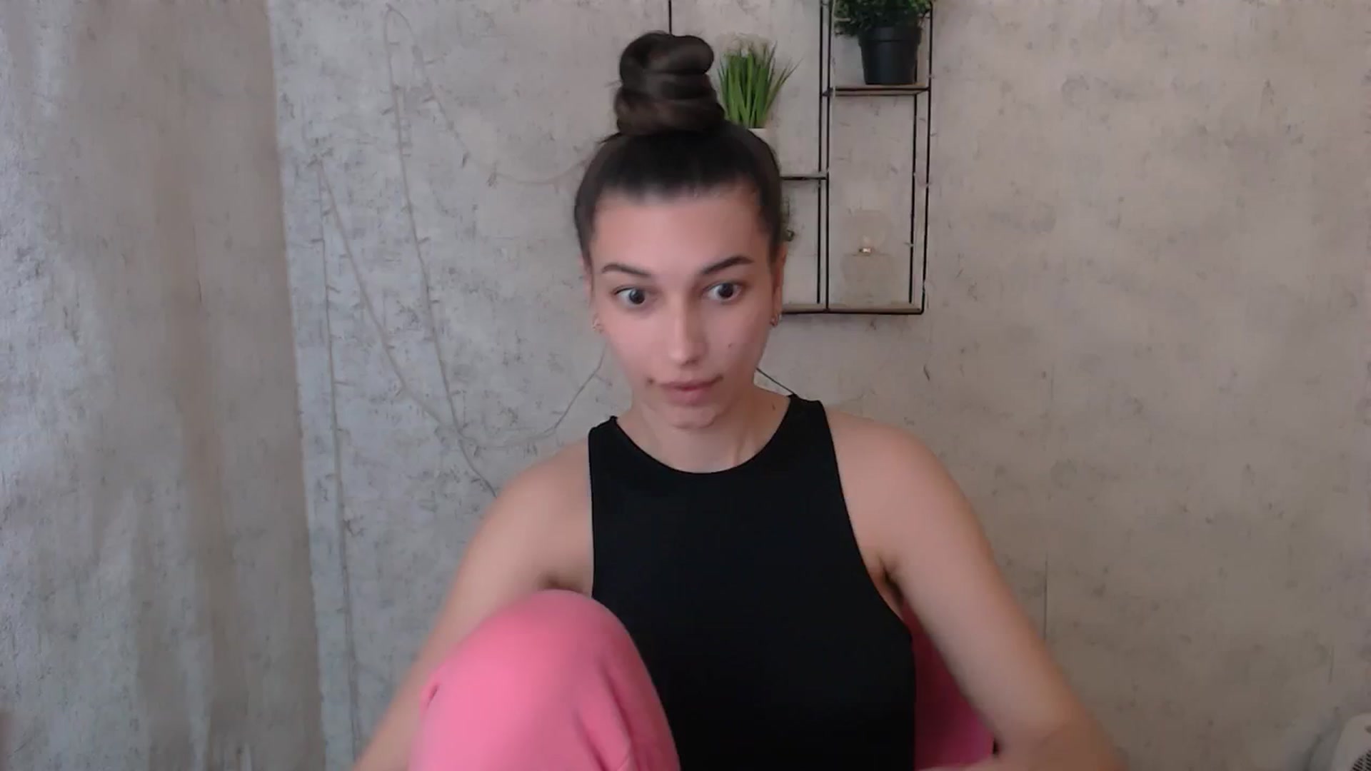 Gallery image thumbnail from PolaKim_'s myfreecams stream on, 04/25/2025, 10:46 image 19 of 20