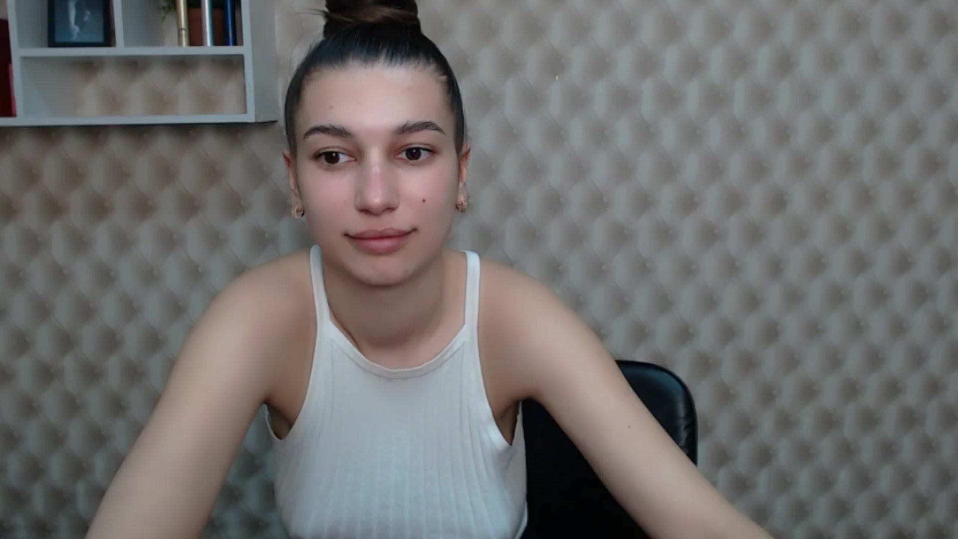 Gallery image thumbnail from PolaKim_'s myfreecams stream on, 04/27/2025, 11:20 image 9 of 20