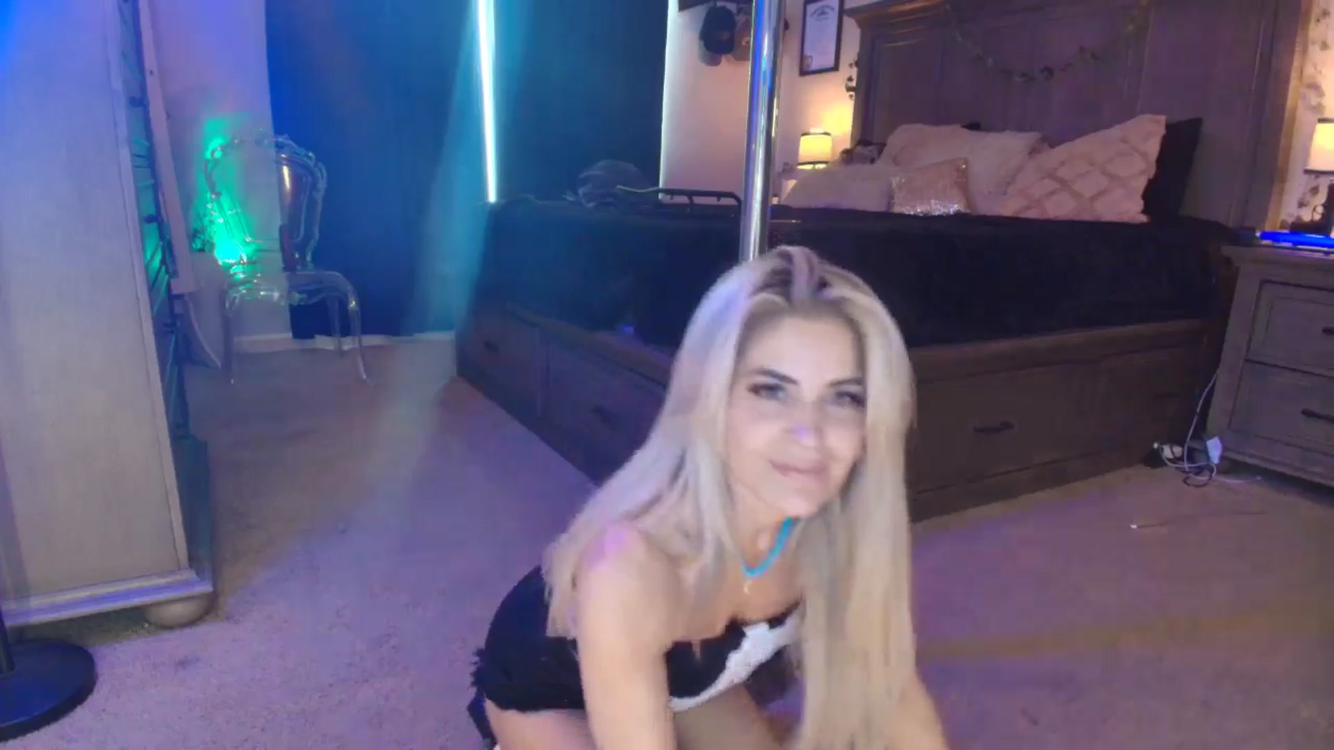 Gallery image thumbnail from PoleBunnyXxx's myfreecams stream on, 01/05/2026, 22:09 image 7 of 20