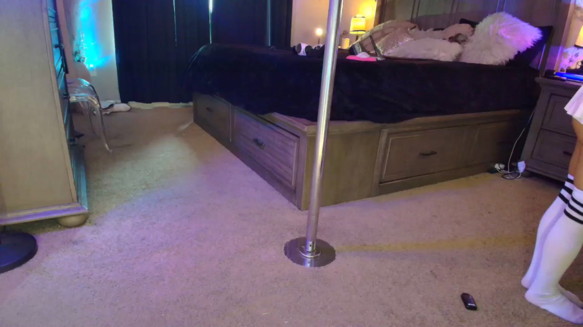 Gallery image thumbnail from PoleBunnyXxx's myfreecams stream on, 01/08/2026, 18:43 image 7 of 20