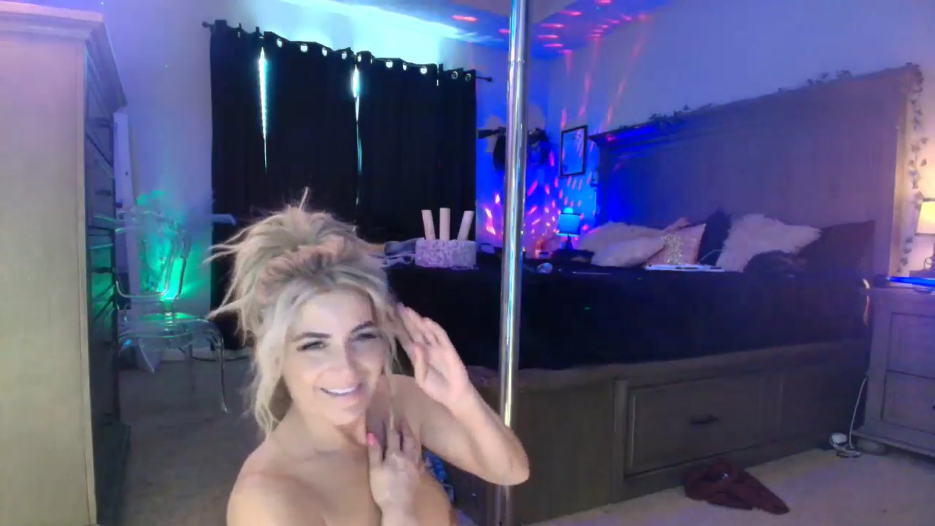 Gallery image thumbnail from PoleBunnyXxx's myfreecams stream on, 02/09/2026, 21:15 image 7 of 20