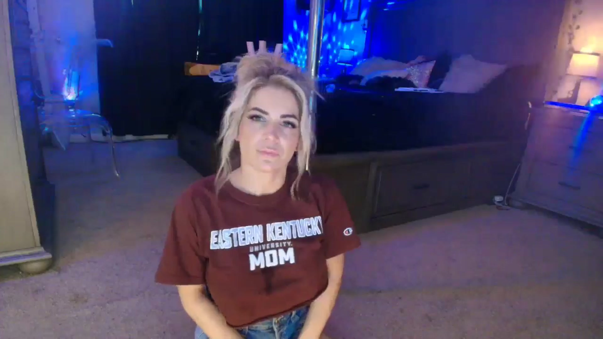 Gallery image thumbnail from PoleBunnyXxx's myfreecams stream on, 02/09/2026, 21:15 image 3 of 20