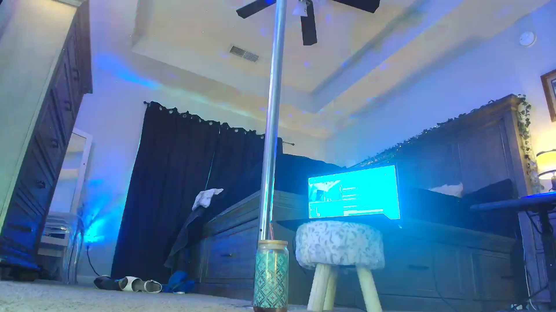 Gallery image thumbnail from PoleBunnyXxx's myfreecams stream on, 02/18/2026, 20:59 image 11 of 20