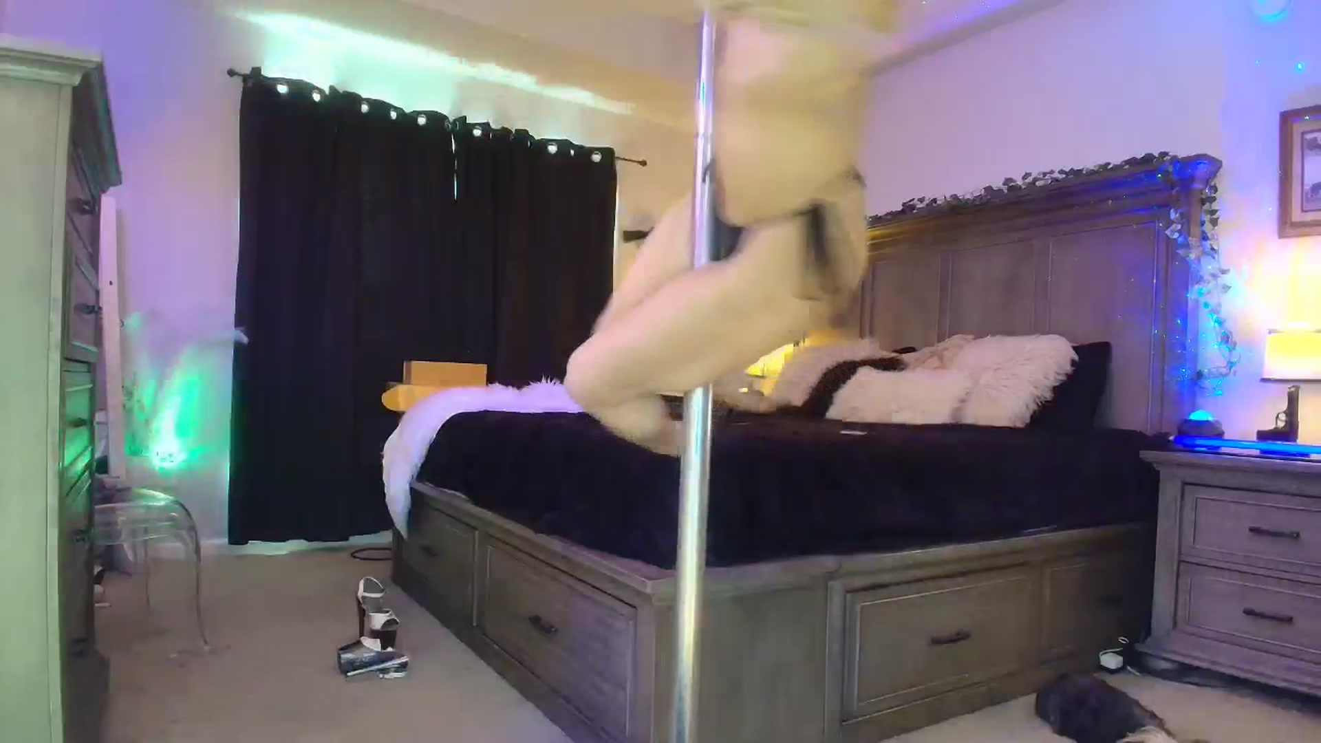 Gallery image thumbnail from PoleBunnyXxx's myfreecams stream on, 03/09/2026, 01:00 image 2 of 20