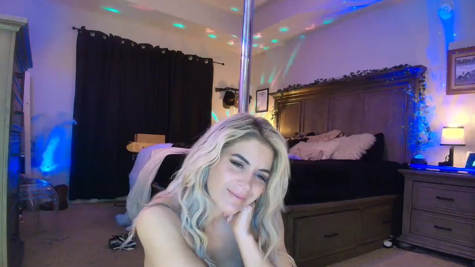 Gallery image thumbnail from PoleBunnyXxx's myfreecams stream on, 03/09/2026, 01:00 image 19 of 20