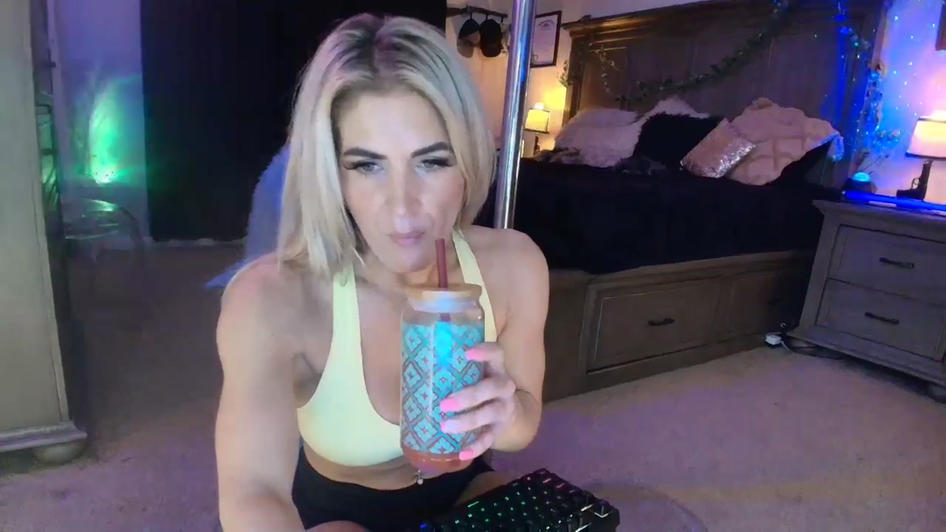 Gallery image thumbnail from PoleBunnyXxx's myfreecams stream on, 03/16/2026, 24:45 image 10 of 20