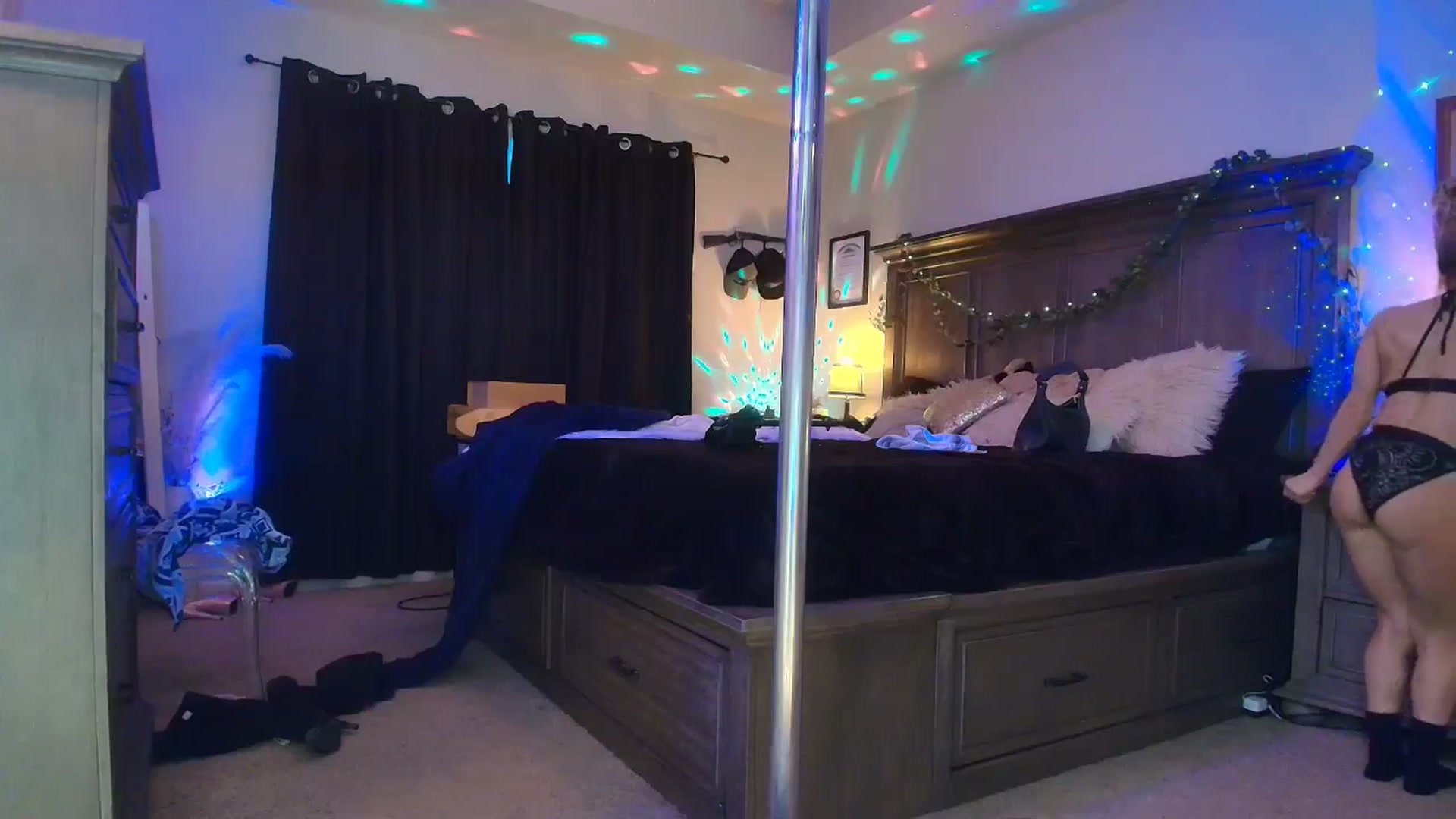 Gallery image thumbnail from PoleBunnyXxx's myfreecams stream on, 03/17/2026, 24:01 image 11 of 20