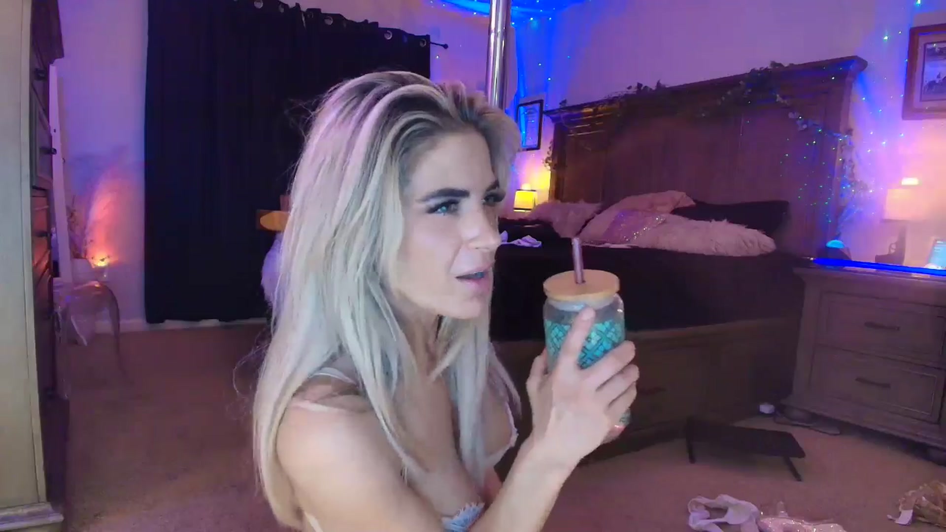Gallery image thumbnail from PoleBunnyXxx's myfreecams stream on, 03/19/2026, 05:00 image 5 of 20