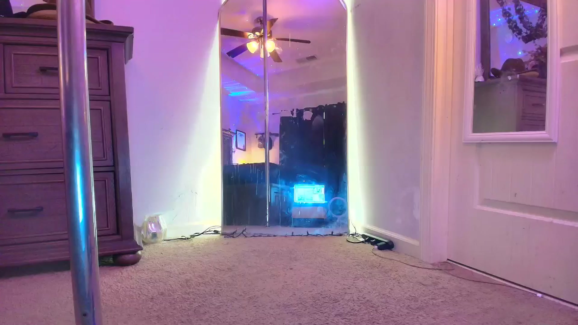 Gallery image thumbnail from PoleBunnyXxx's myfreecams stream on, 03/28/2026, 24:05 image 12 of 20