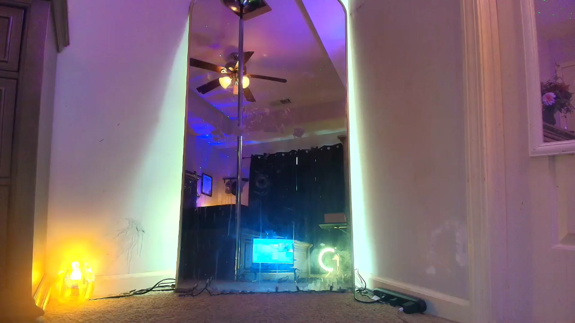 Gallery image thumbnail from PoleBunnyXxx's myfreecams stream on, 03/28/2026, 24:05 image 1 of 20