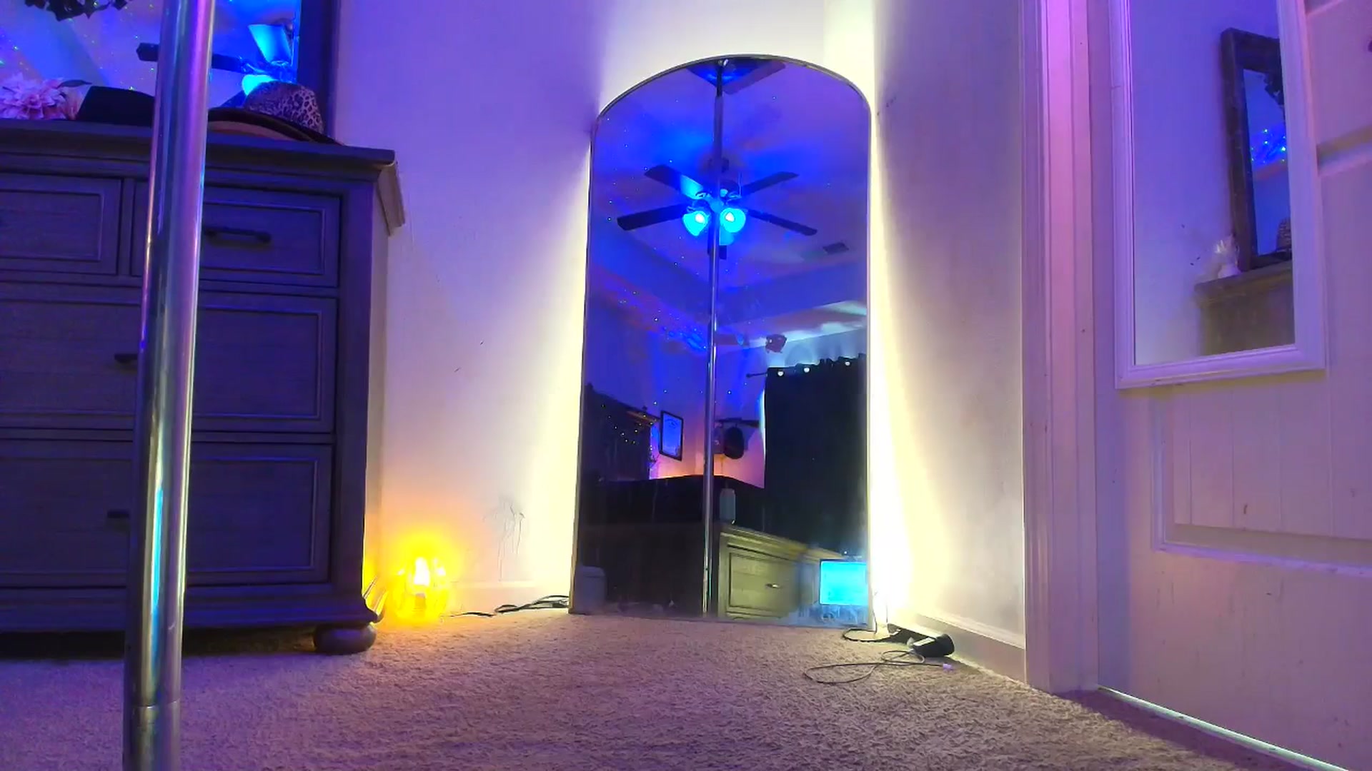 Gallery image thumbnail from PoleBunnyXxx's myfreecams stream on, 03/31/2026, 20:01 image 4 of 20