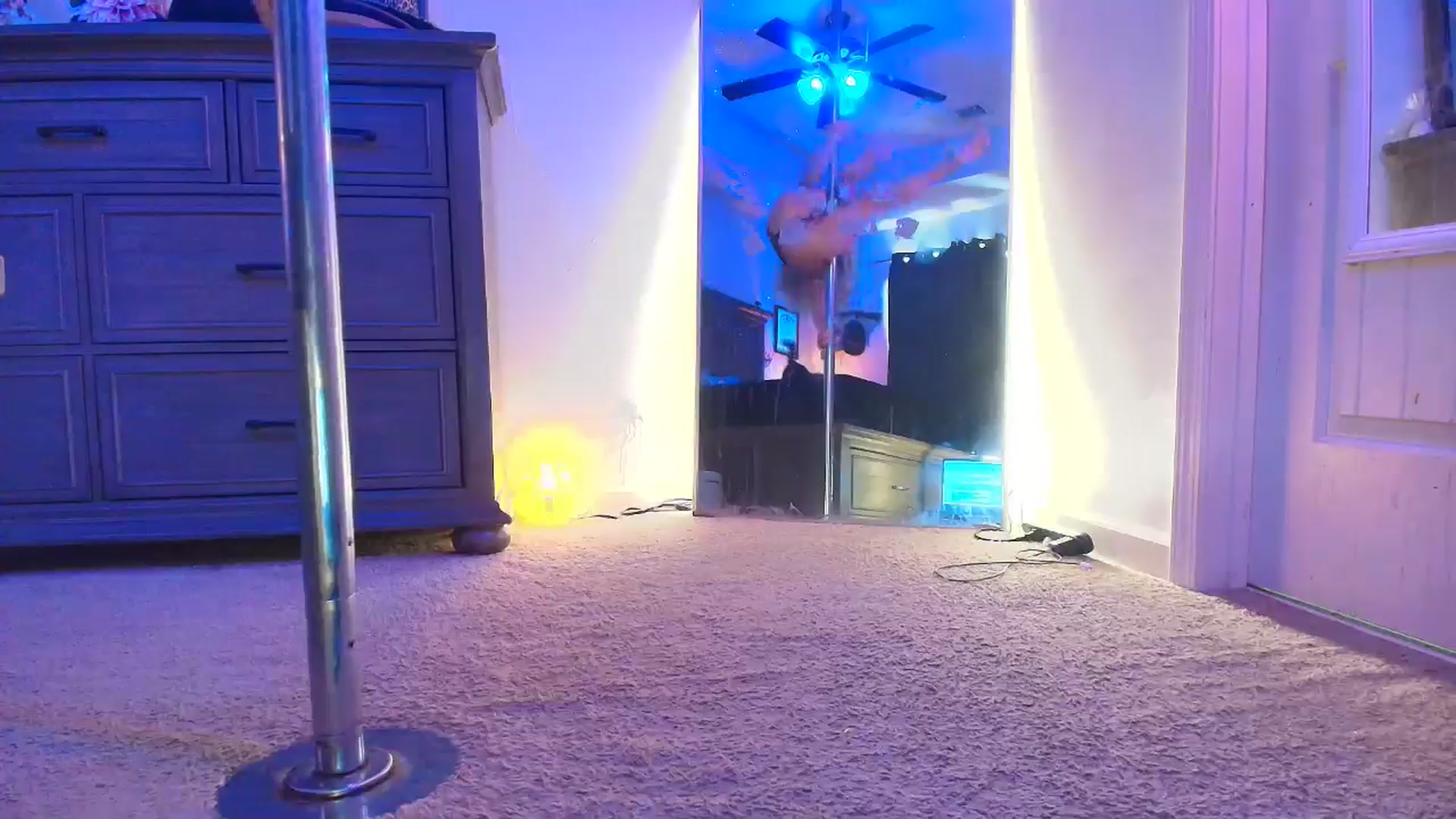 Gallery image thumbnail from PoleBunnyXxx's myfreecams stream on, 03/31/2026, 20:01 image 12 of 20