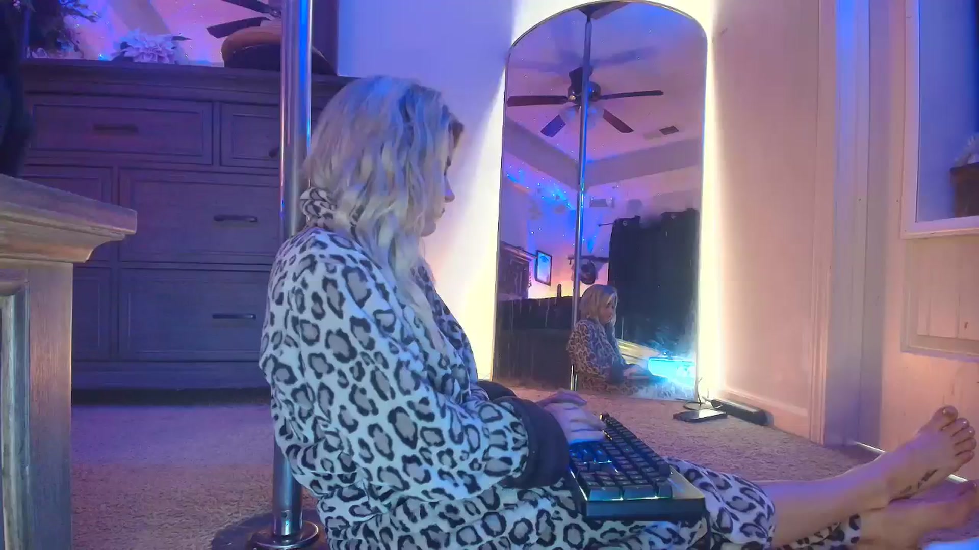 Gallery image thumbnail from PoleBunnyXxx's myfreecams stream on, 04/05/2026, 04:06 image 20 of 20