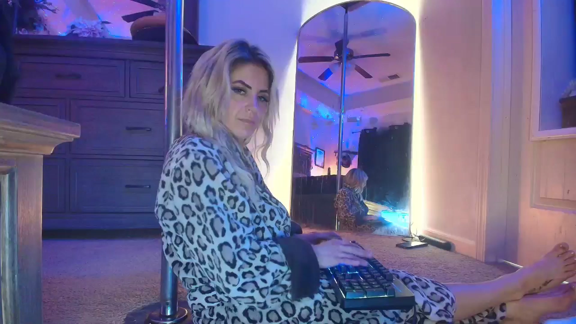Gallery image thumbnail from PoleBunnyXxx's myfreecams stream on, 04/05/2026, 04:06 image 19 of 20