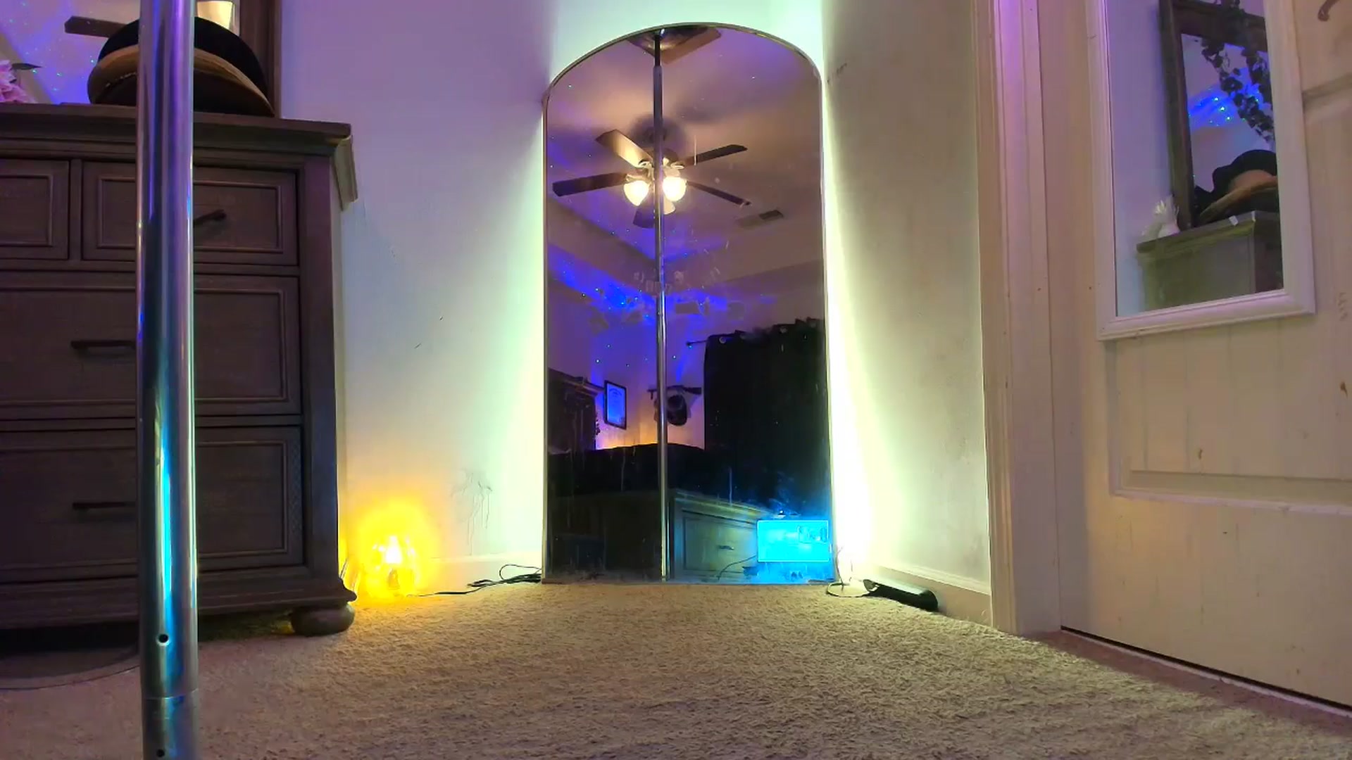 Gallery image thumbnail from PoleBunnyXxx's myfreecams stream on, 04/06/2026, 24:02 image 16 of 20