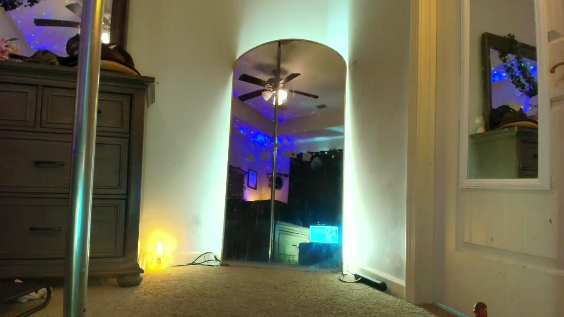 Gallery image thumbnail from PoleBunnyXxx's myfreecams stream on, 04/14/2026, 23:36 image 10 of 20