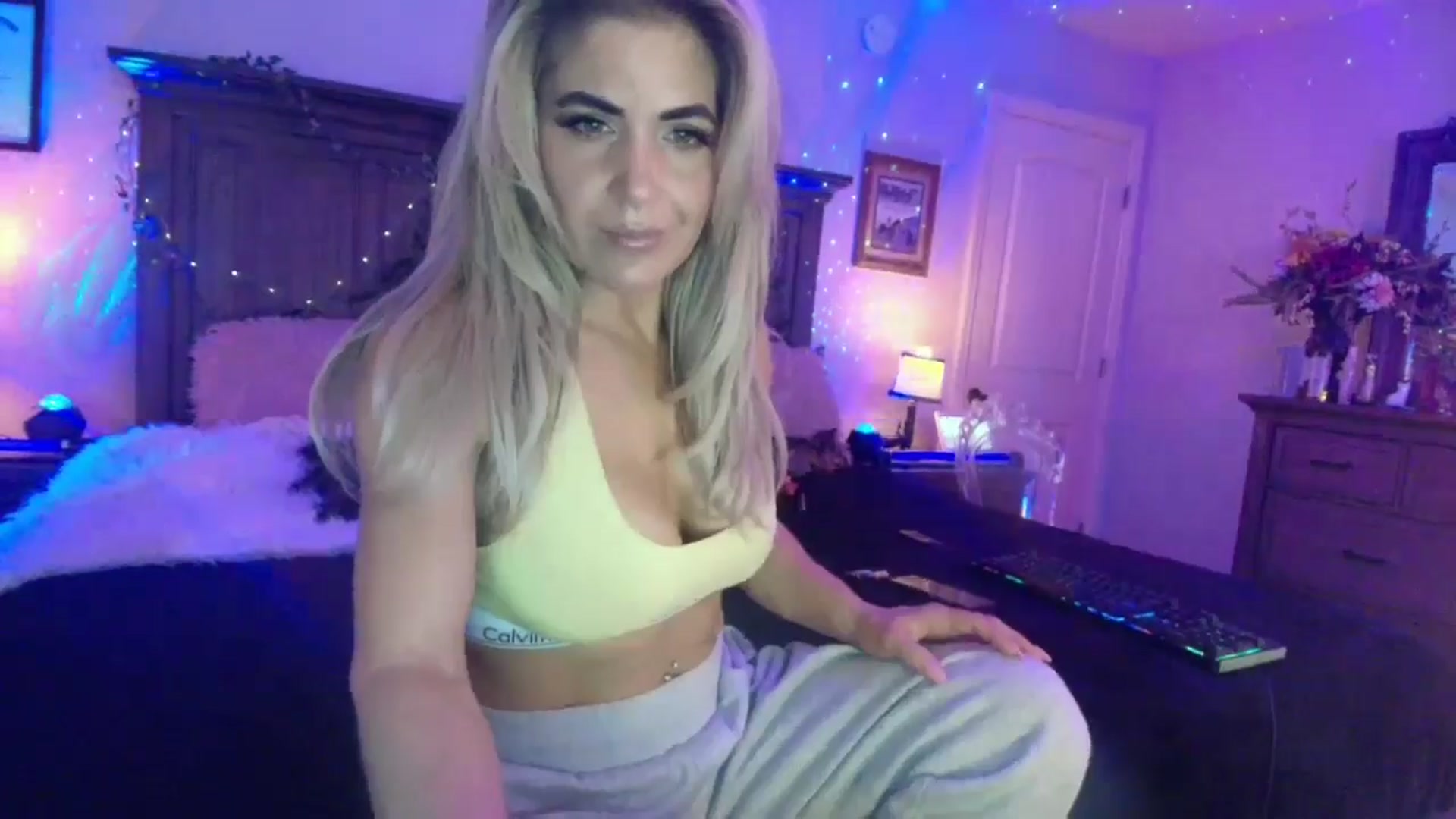Gallery image thumbnail from PoleBunnyXxx's myfreecams stream on, 04/15/2026, 20:14 image 3 of 20