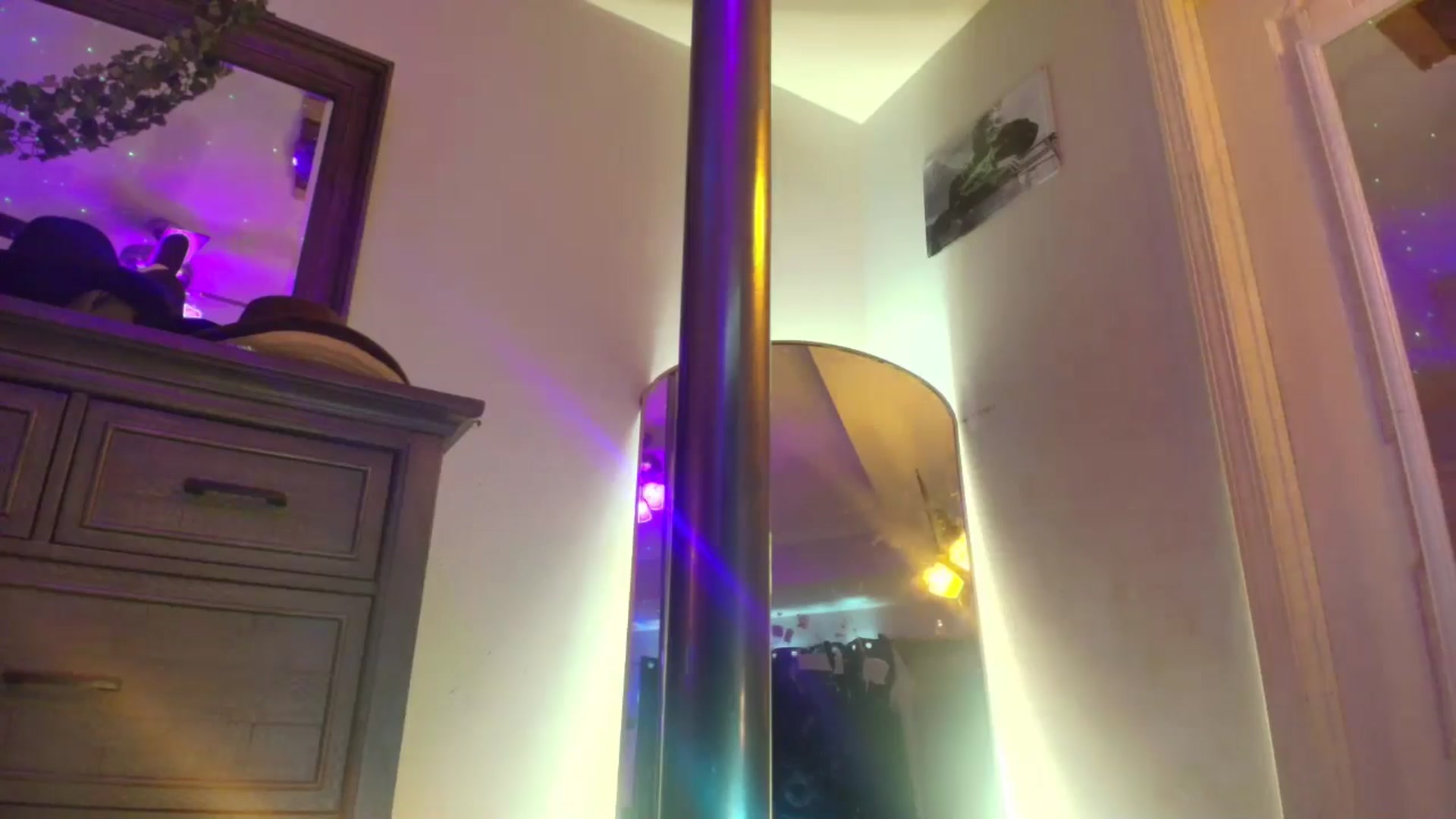 Gallery image thumbnail from PoleBunnyXxx's myfreecams stream on, 04/15/2026, 20:14 image 10 of 20