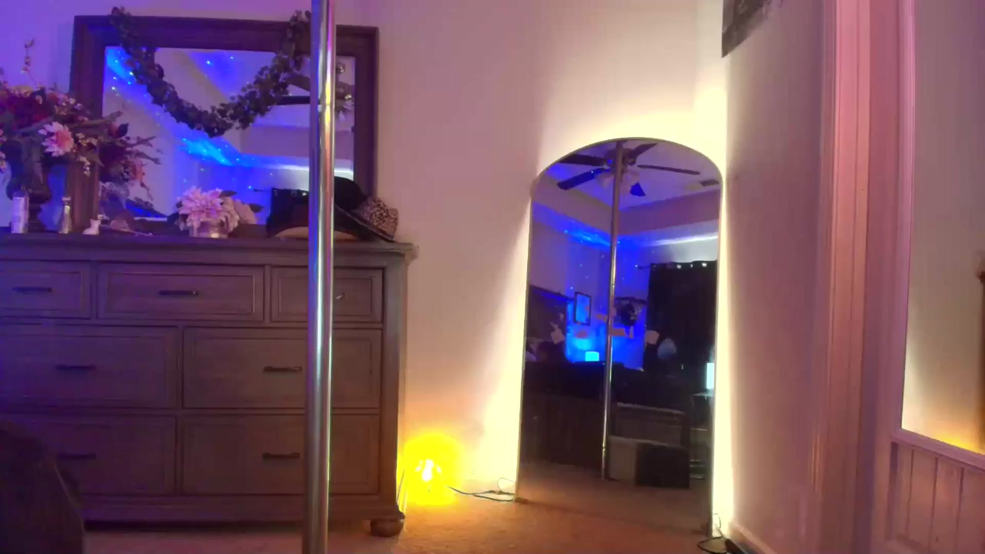 Gallery image thumbnail from PoleBunnyXxx's myfreecams stream on, 04/21/2026, 21:00 image 20 of 20