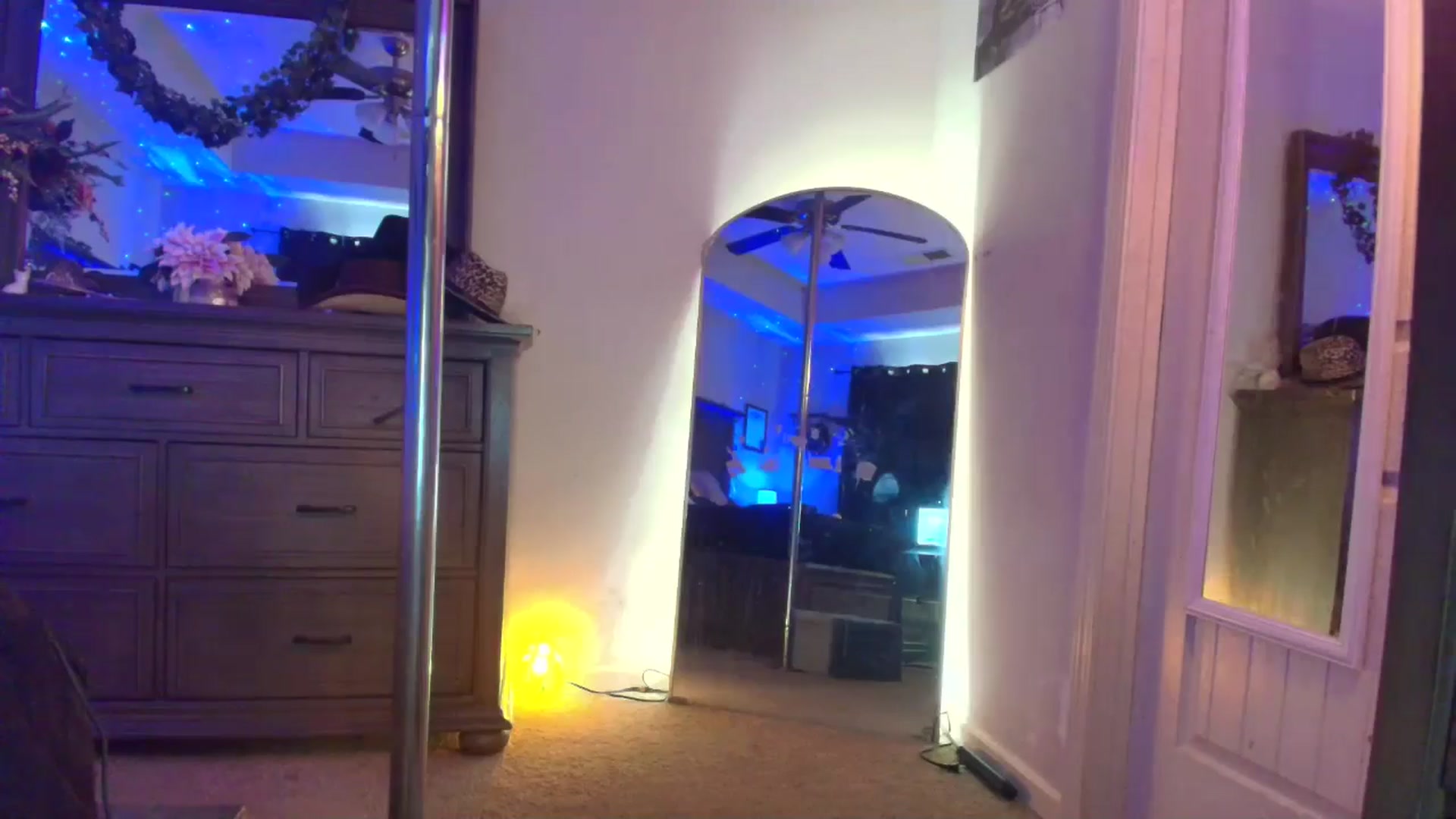 Gallery image thumbnail from PoleBunnyXxx's myfreecams stream on, 04/21/2026, 21:00 image 13 of 20