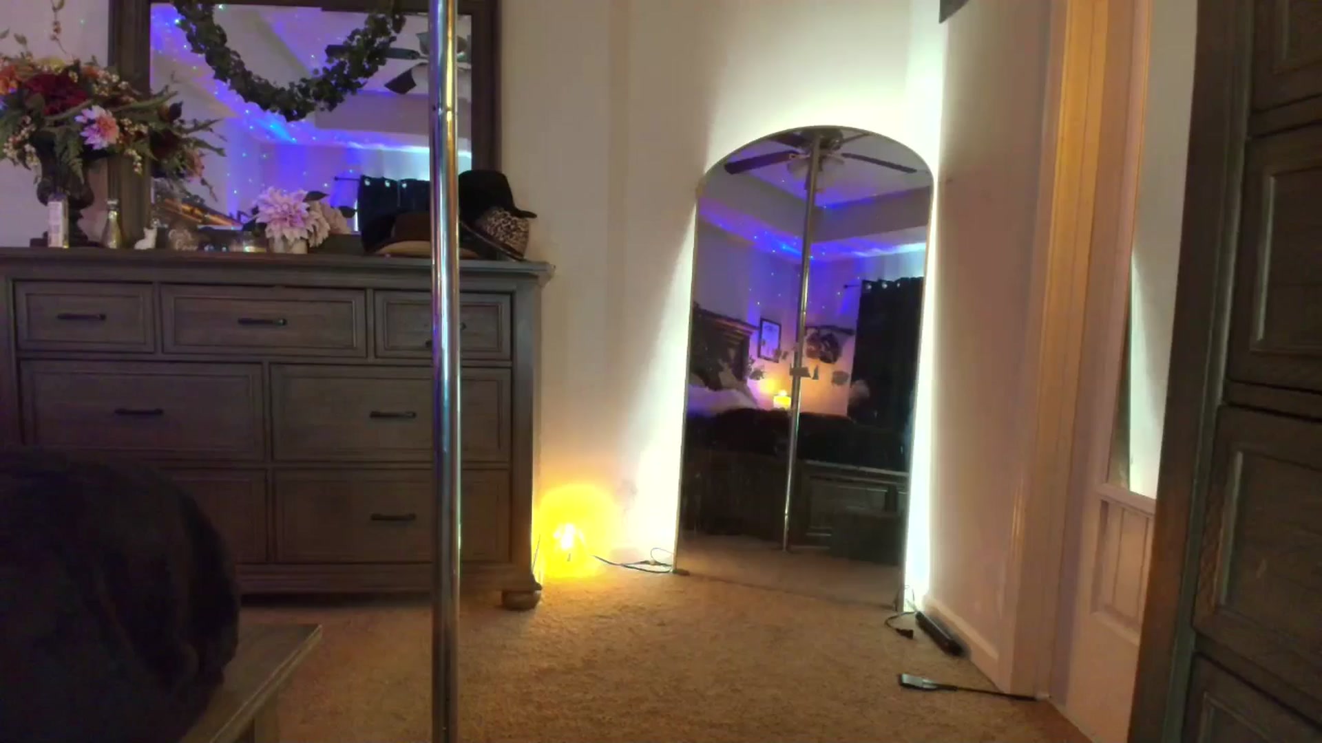 Gallery image thumbnail from PoleBunnyXxx's myfreecams stream on, 04/23/2026, 18:53 image 7 of 20