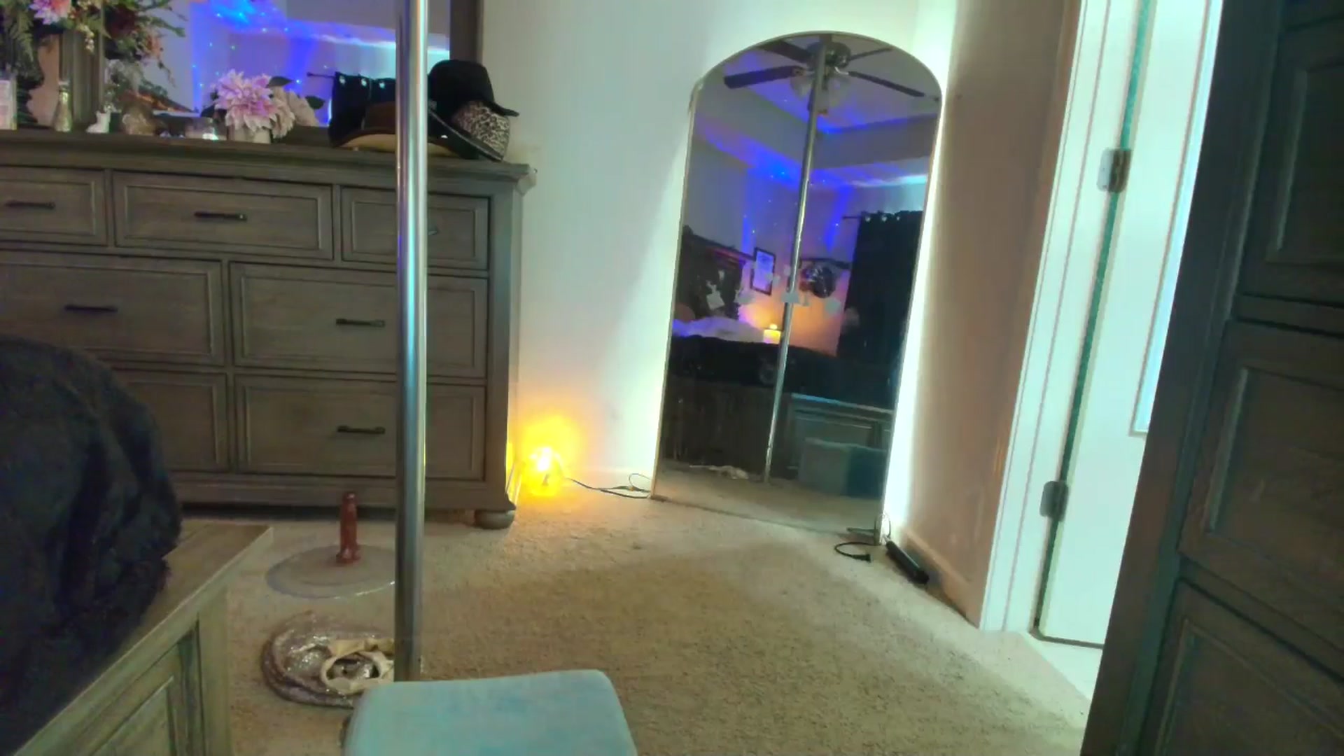 Gallery image thumbnail from PoleBunnyXxx's myfreecams stream on, 04/23/2026, 20:12 image 11 of 20