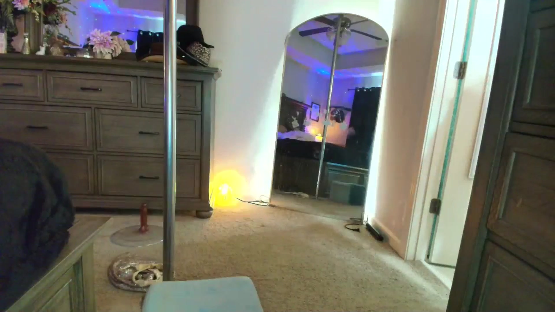Gallery image thumbnail from PoleBunnyXxx's myfreecams stream on, 04/23/2026, 20:12 image 12 of 20
