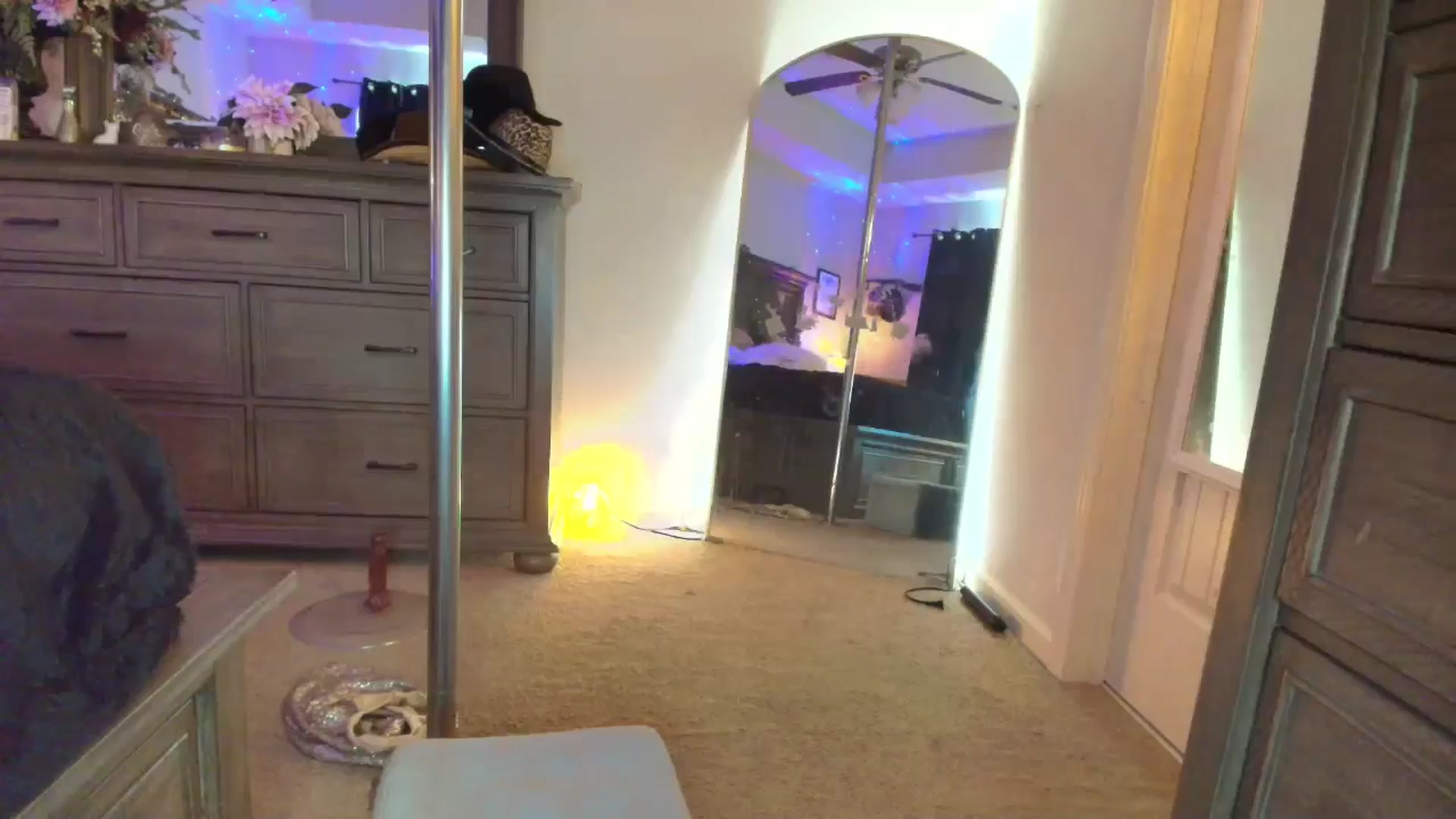 Gallery image thumbnail from PoleBunnyXxx's myfreecams stream on, 04/23/2026, 20:12 image 7 of 20