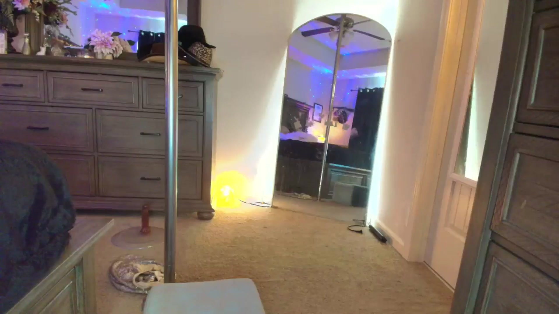 Gallery image thumbnail from PoleBunnyXxx's myfreecams stream on, 04/23/2026, 20:12 image 3 of 20