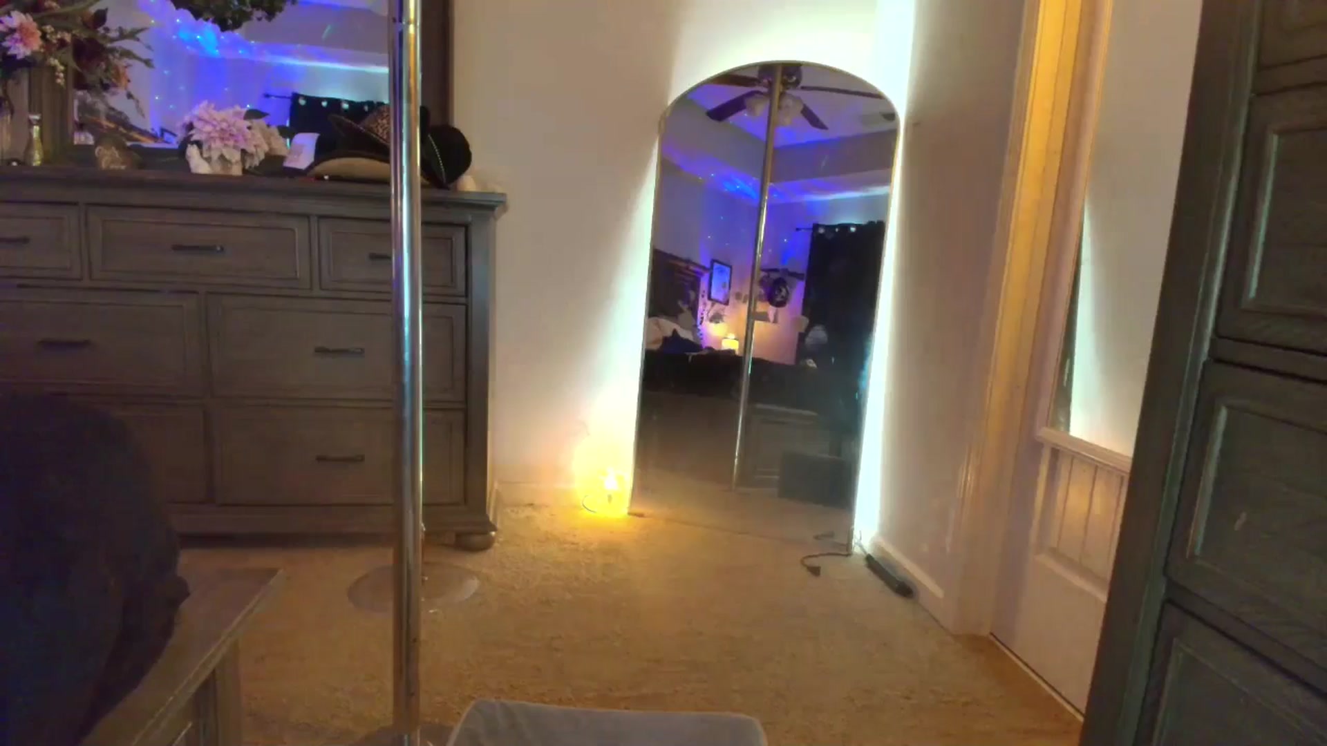 Gallery image thumbnail from PoleBunnyXxx's myfreecams stream on, 04/27/2026, 20:26 image 15 of 20