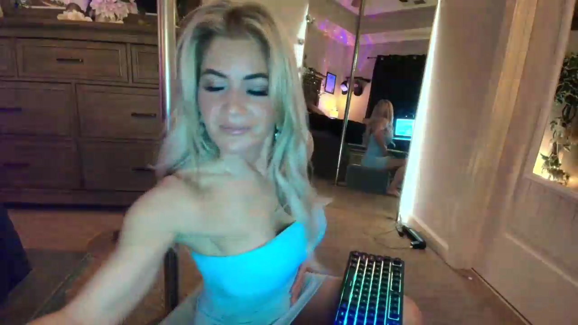 Gallery image thumbnail from PoleBunnyXxx's myfreecams stream on, 05/11/2026, 24:00 image 20 of 20