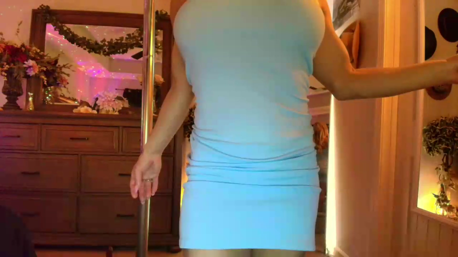 Gallery image thumbnail from PoleBunnyXxx's myfreecams stream on, 05/11/2026, 04:05 image 3 of 20