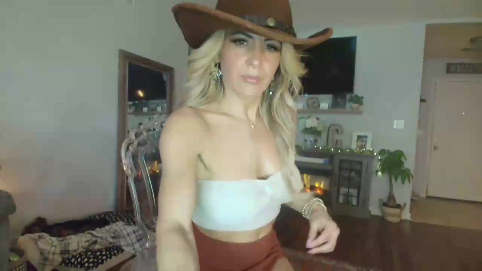 Gallery image thumbnail from PoleBunnyXxx's myfreecams stream on, 05/13/2026, 18:18 image 9 of 20