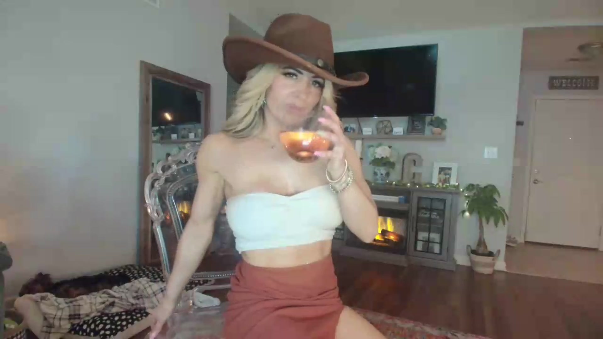Gallery image thumbnail from PoleBunnyXxx's myfreecams stream on, 05/13/2026, 18:18 image 7 of 20
