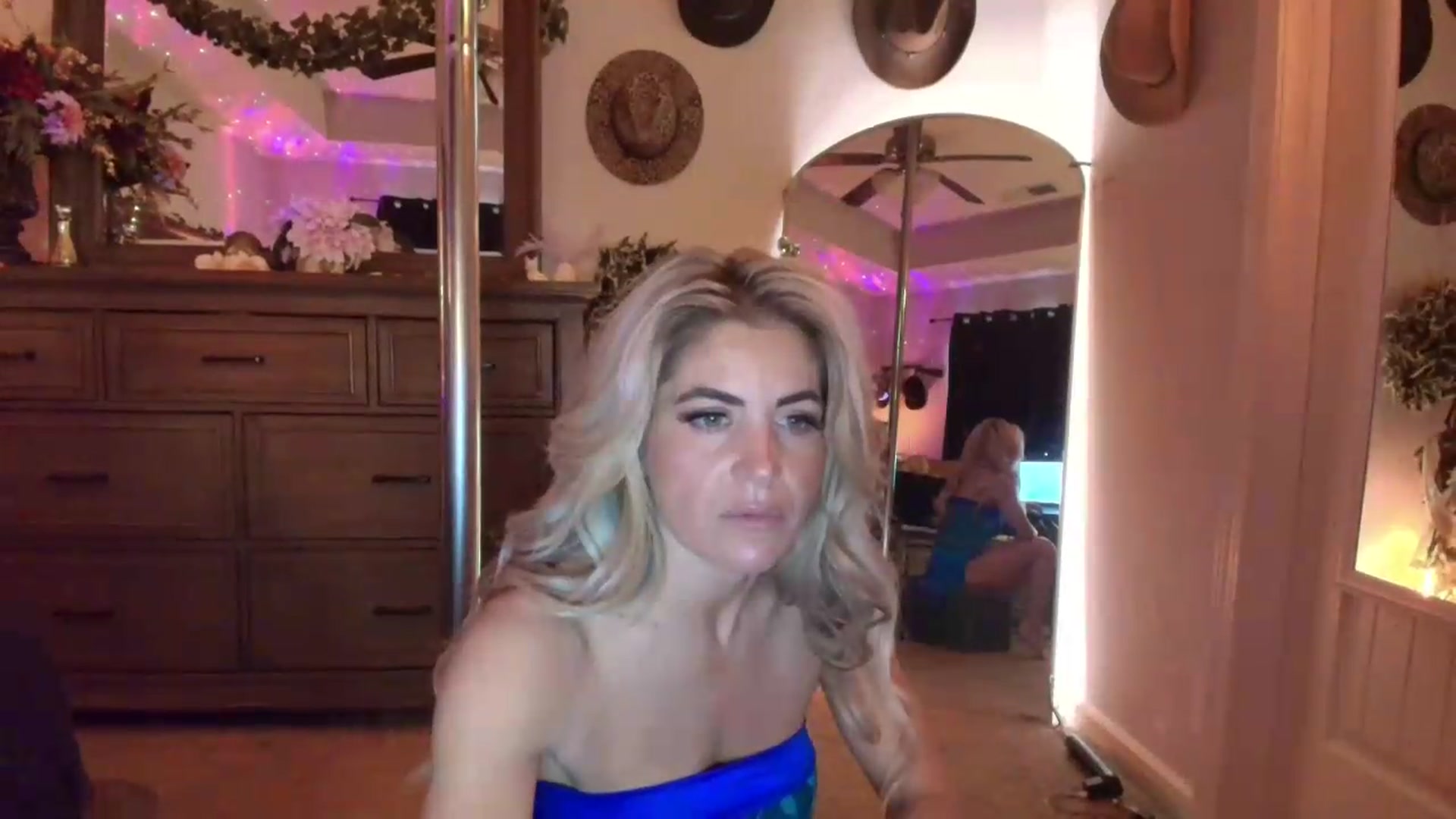 Gallery image thumbnail from PoleBunnyXxx's myfreecams stream on, 05/18/2026, 23:47 image 4 of 20