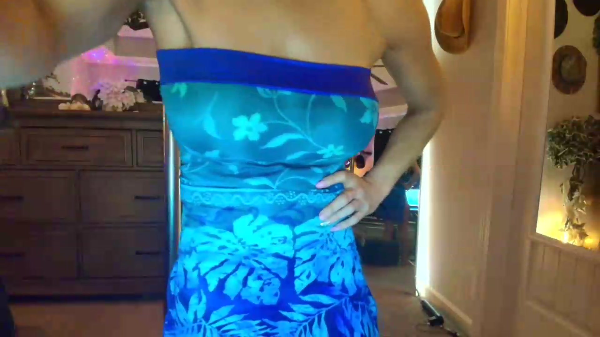 Gallery image thumbnail from PoleBunnyXxx's myfreecams stream on, 05/18/2026, 23:47 image 10 of 20