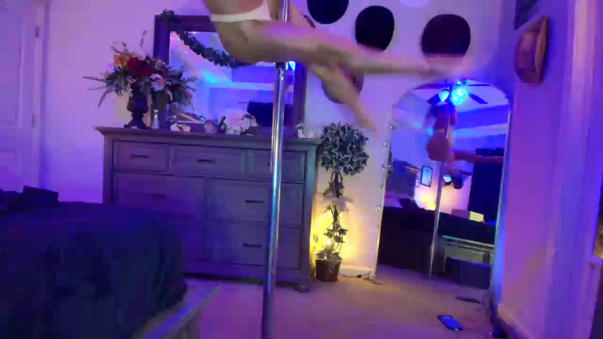 Gallery image thumbnail from PoleBunnyXxx's myfreecams stream on, 05/26/2026, 02:24 image 16 of 20
