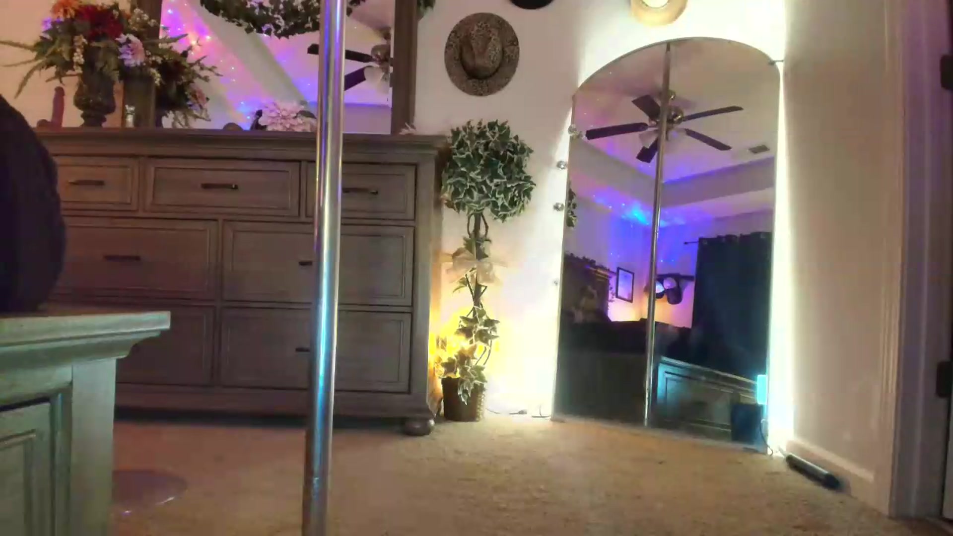 Gallery image thumbnail from PoleBunnyXxx's myfreecams stream on, 05/31/2026, 02:14 image 6 of 20