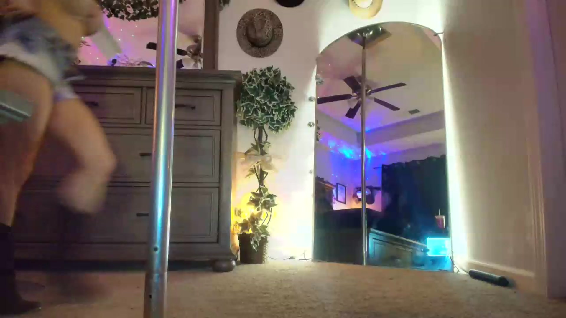Gallery image thumbnail from PoleBunnyXxx's myfreecams stream on, 05/31/2026, 02:14 image 15 of 20