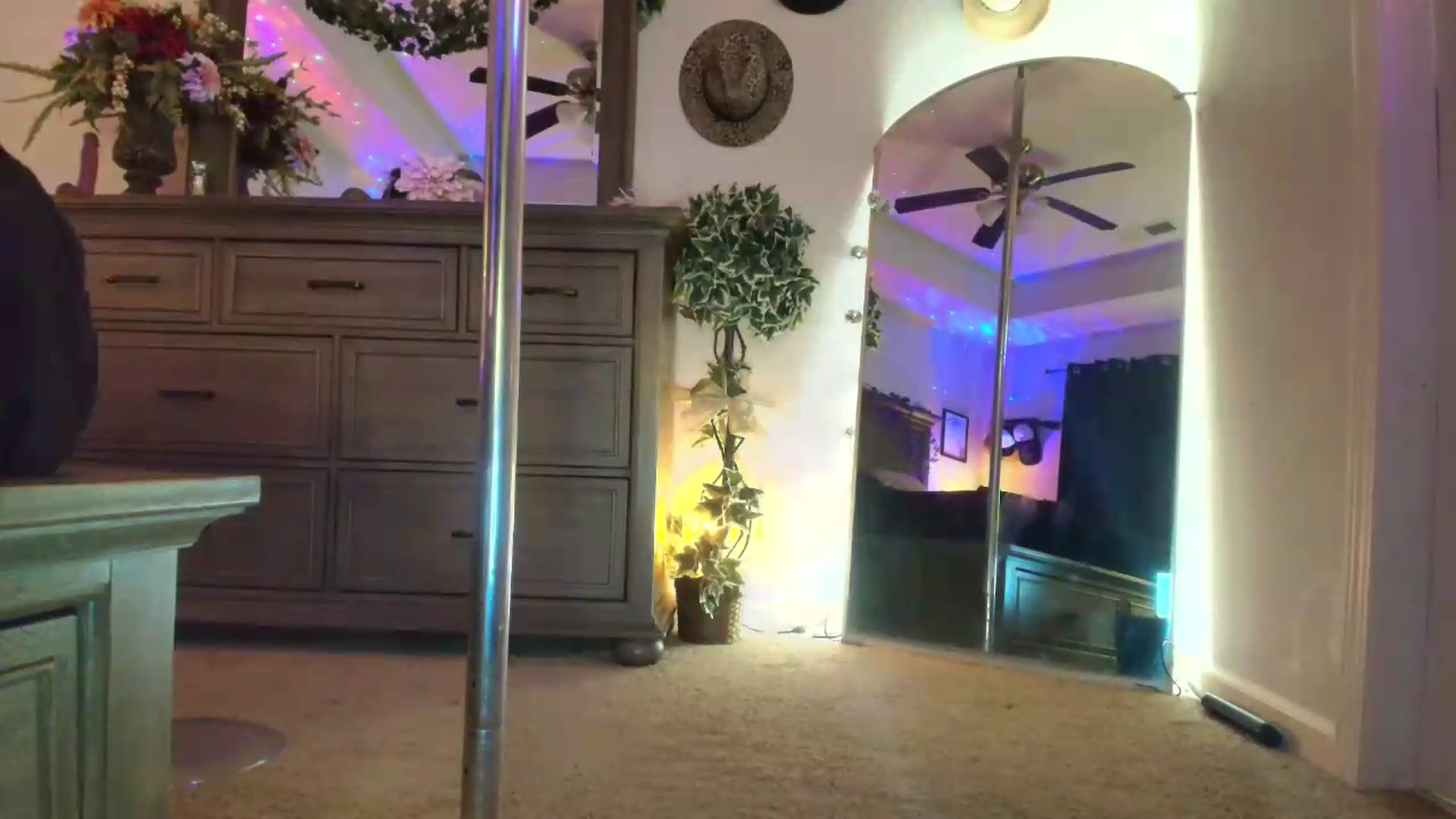 Gallery image thumbnail from PoleBunnyXxx's myfreecams stream on, 05/31/2026, 02:14 image 9 of 20