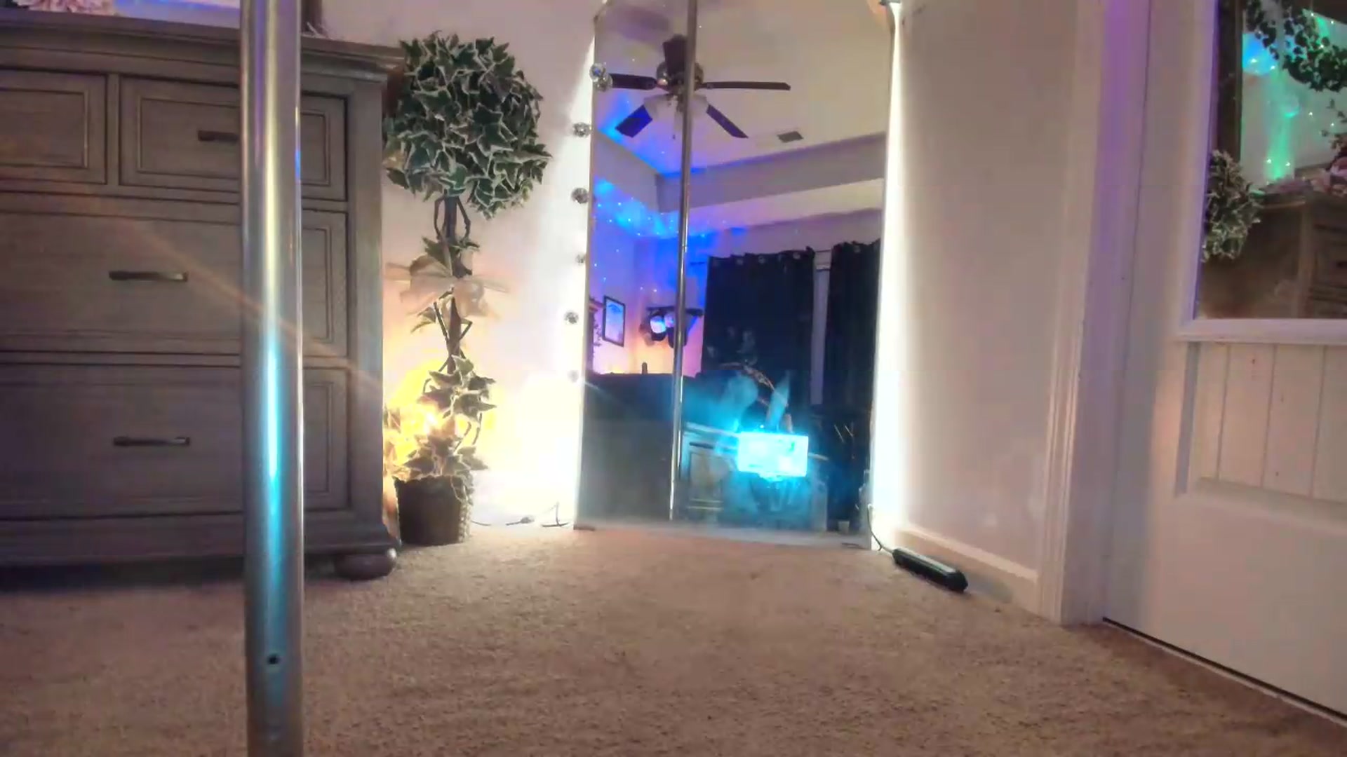 Gallery image thumbnail from PoleBunnyXxx's myfreecams stream on, 06/01/2026, 05:09 image 11 of 20