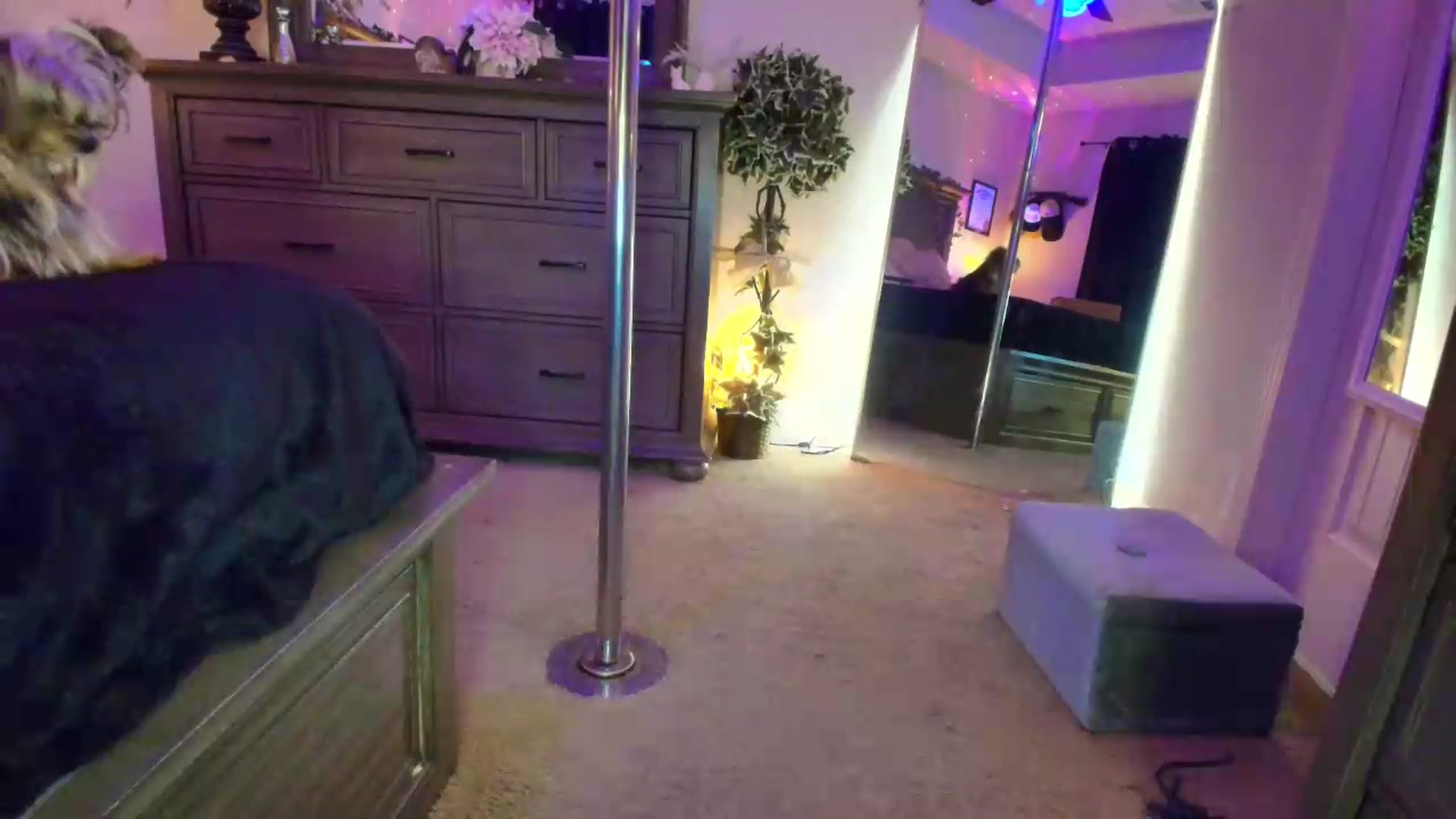 Gallery image thumbnail from PoleBunnyXxx's myfreecams stream on, 06/04/2026, 03:48 image 15 of 20