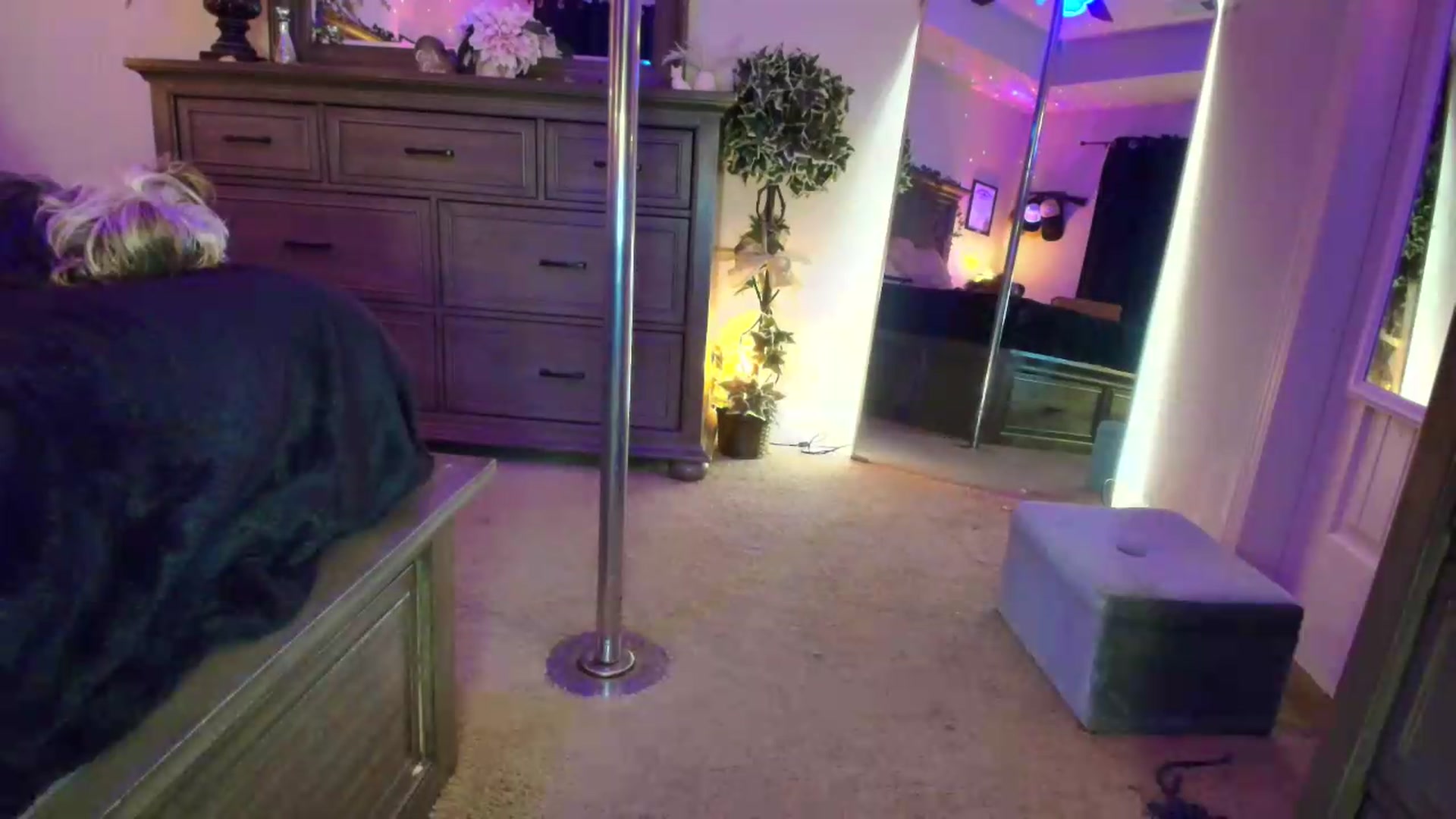 Gallery image thumbnail from PoleBunnyXxx's myfreecams stream on, 06/04/2026, 03:48 image 16 of 20