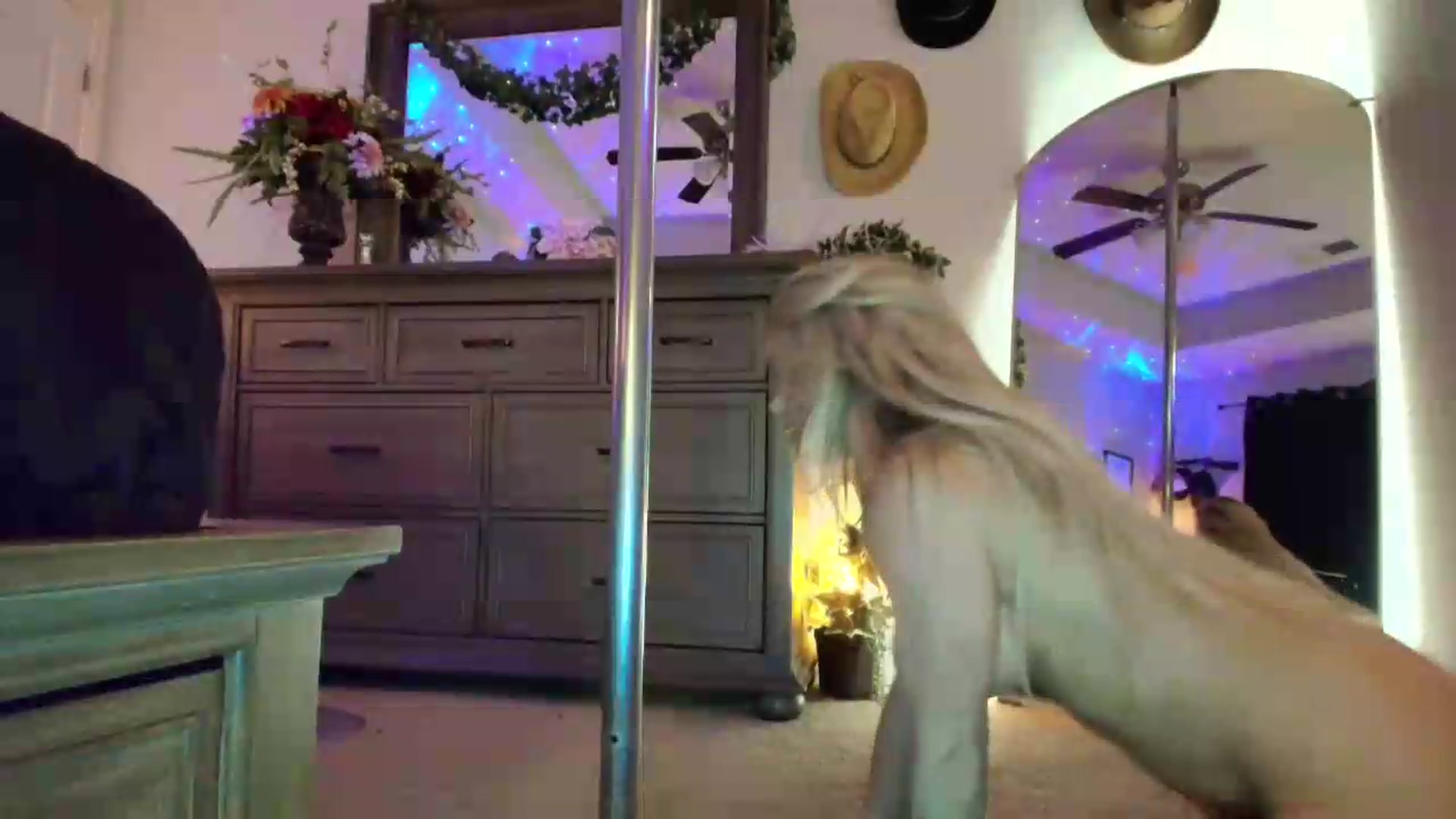 Gallery image thumbnail from PoleBunnyXxx's myfreecams stream on, 06/08/2026, 02:24 image 9 of 20