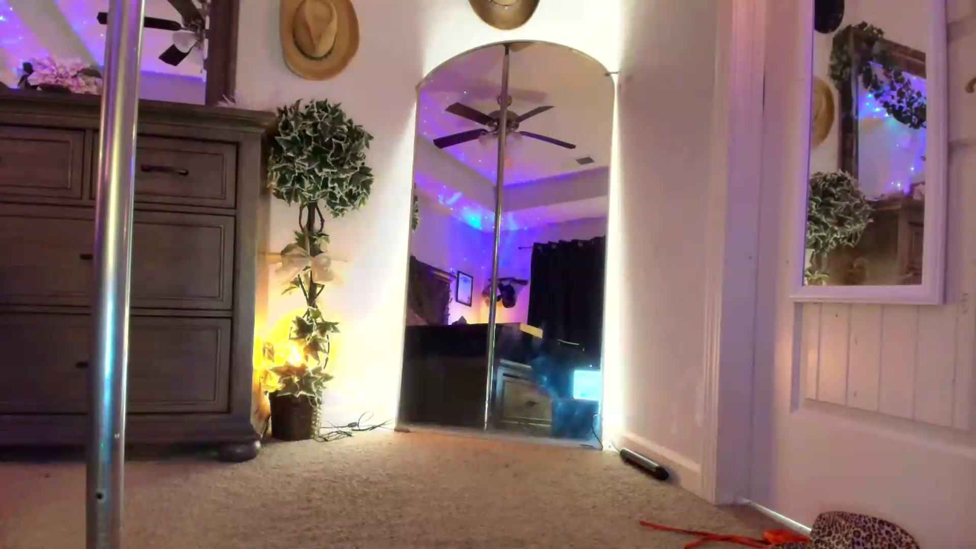 Gallery image thumbnail from PoleBunnyXxx's myfreecams stream on, 06/08/2026, 02:24 image 19 of 20