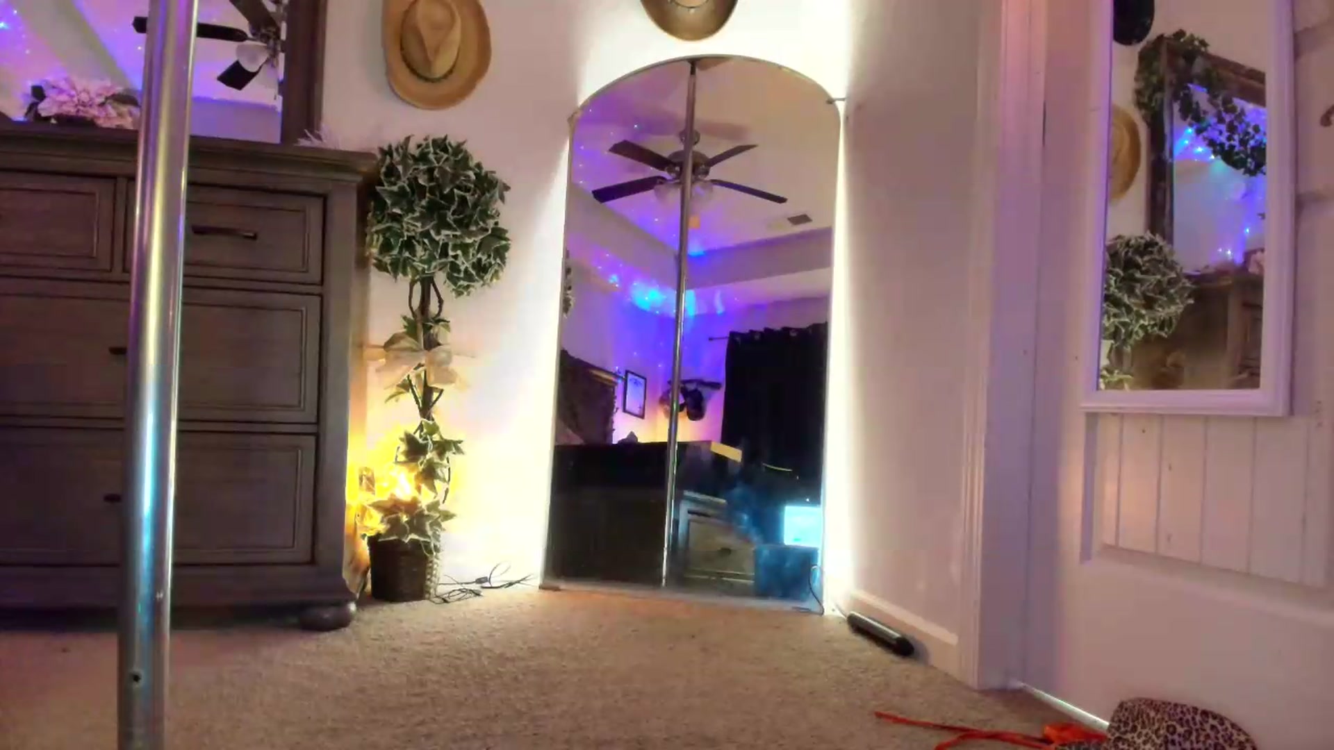 Gallery image thumbnail from PoleBunnyXxx's myfreecams stream on, 06/08/2026, 02:24 image 18 of 20