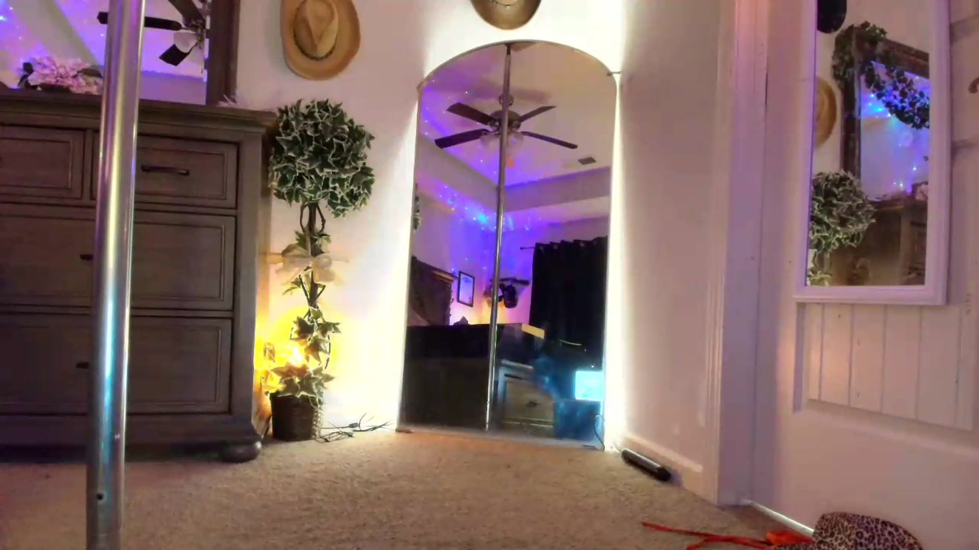 Gallery image thumbnail from PoleBunnyXxx's myfreecams stream on, 06/08/2026, 02:24 image 17 of 20