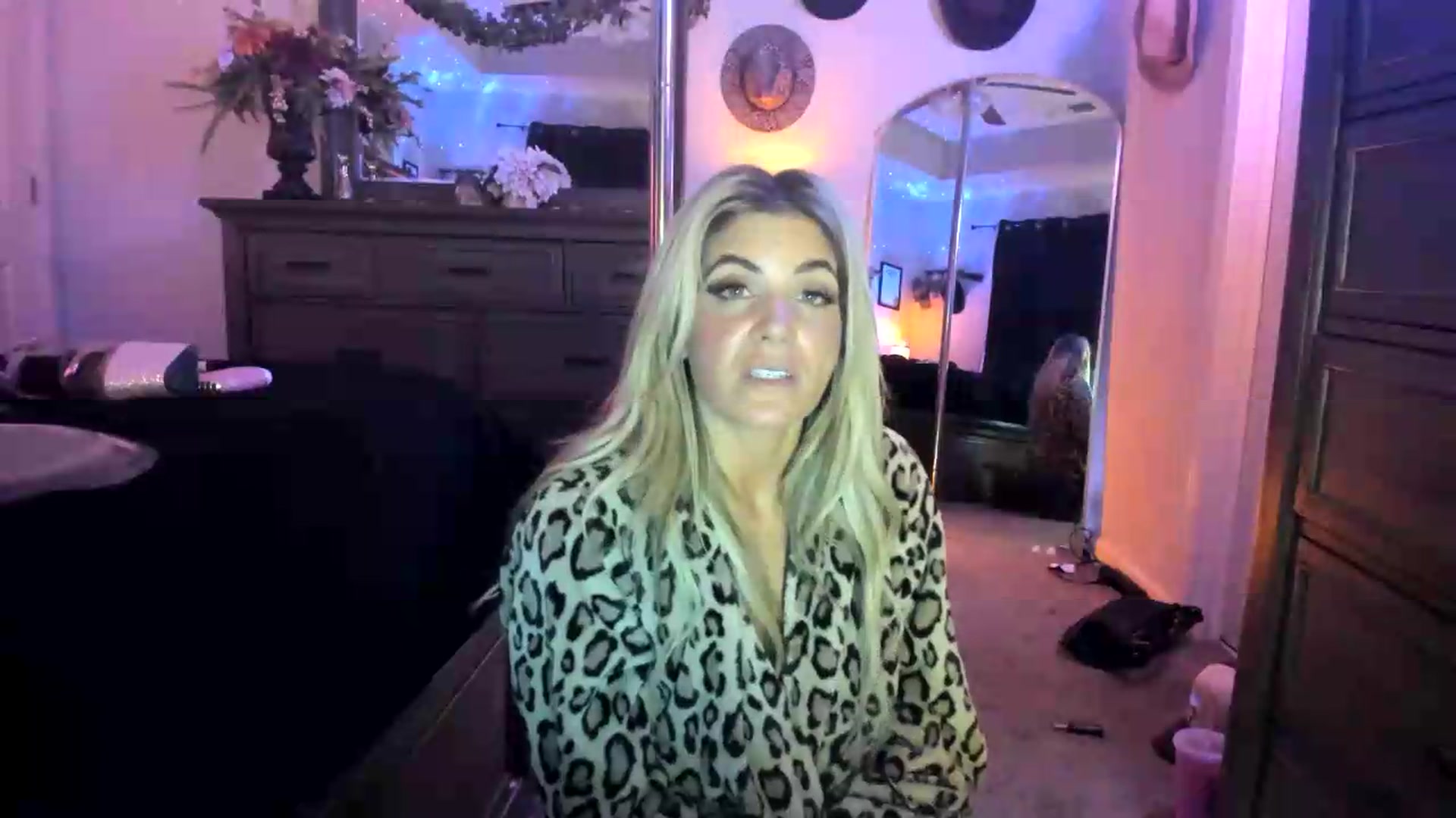 Gallery image thumbnail from PoleBunnyXxx's myfreecams stream on, 06/29/2026, 08:15 image 2 of 20