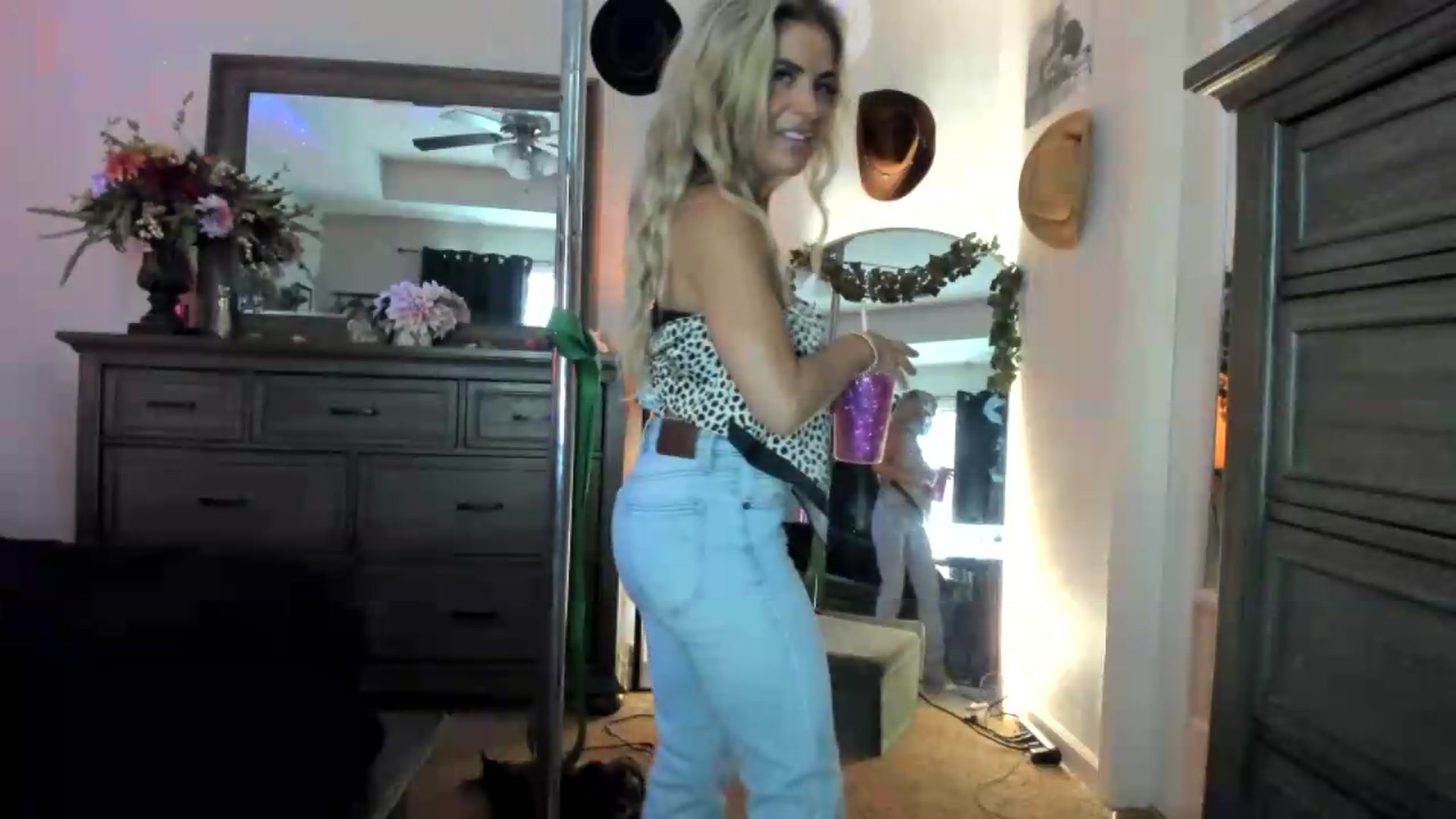 Gallery image thumbnail from PoleBunnyXxx's myfreecams stream on, 07/06/2026, 01:13 image 6 of 20